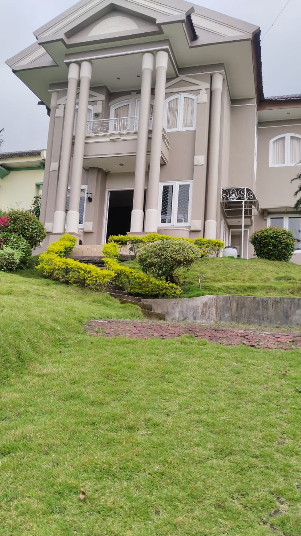 Dijual cepat villa di Trawas lokasi puncak trawas tidak jauh dari wisata glamping