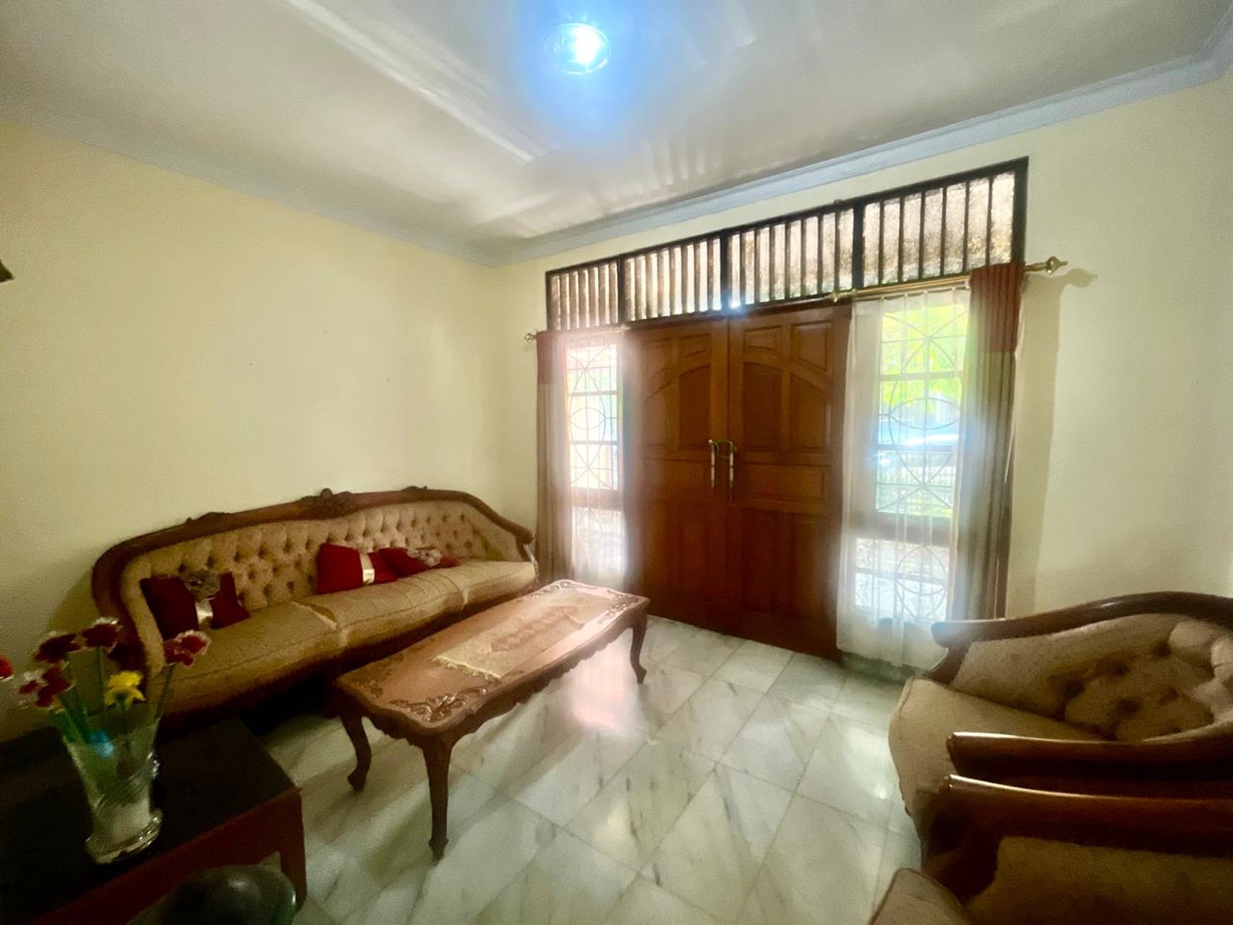 Rumah 2 Lantai Bagus Bebas banjir Lokasi Strategis Di Bintaro