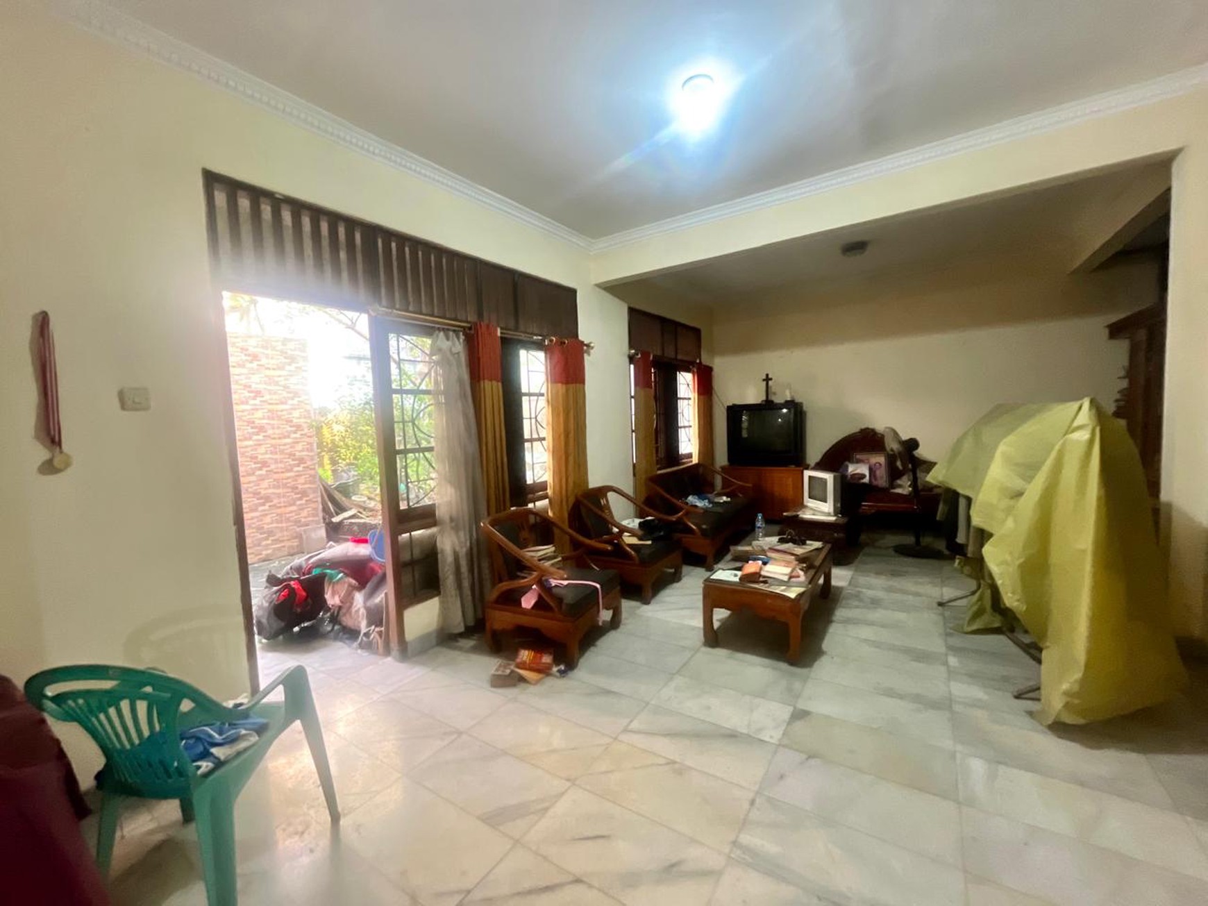 Rumah 2 Lantai Bagus Bebas banjir Lokasi Strategis Di Bintaro