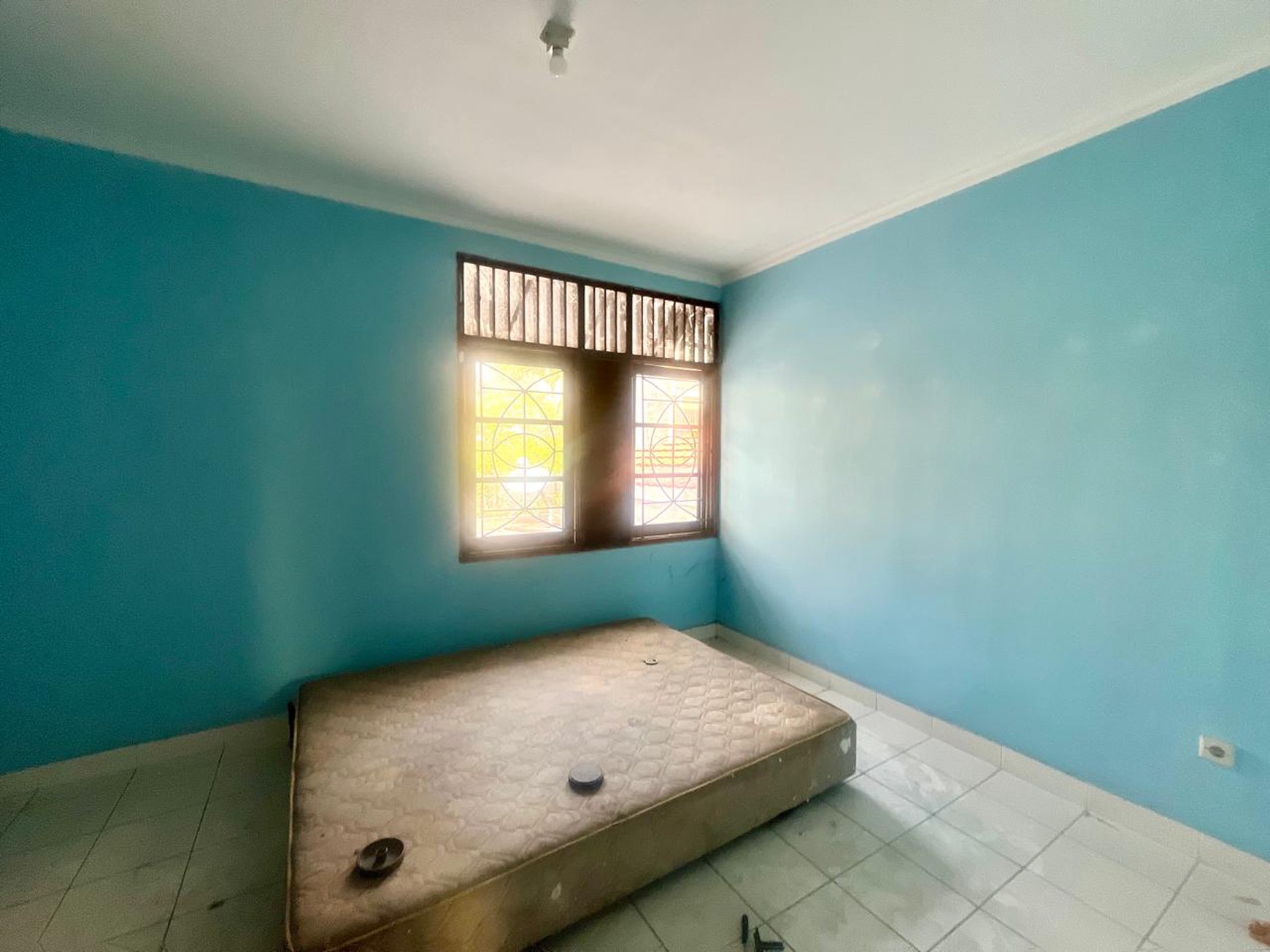 Rumah 2 Lantai Bagus Bebas banjir Lokasi Strategis Di Bintaro