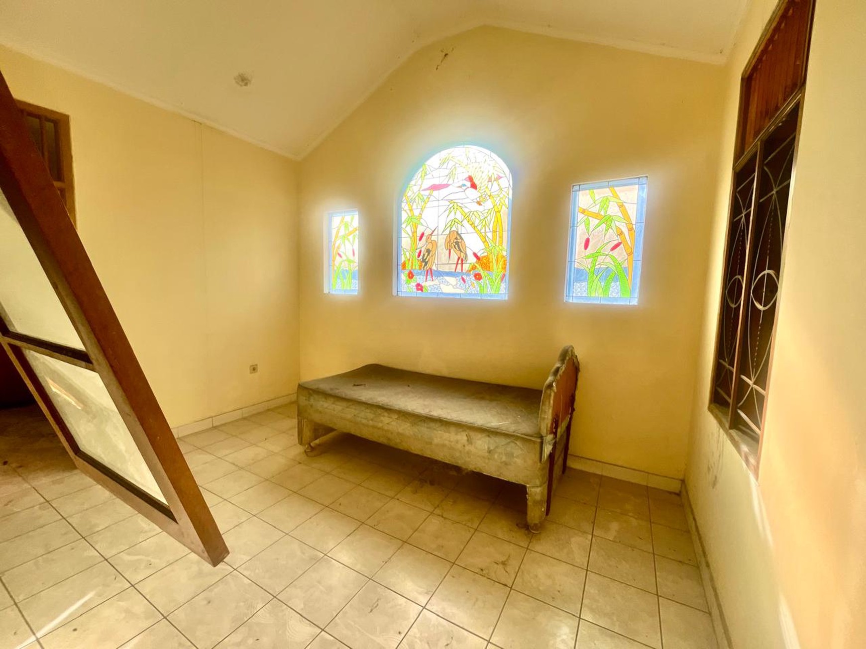 Rumah 2 Lantai Bagus Bebas banjir Lokasi Strategis Di Bintaro