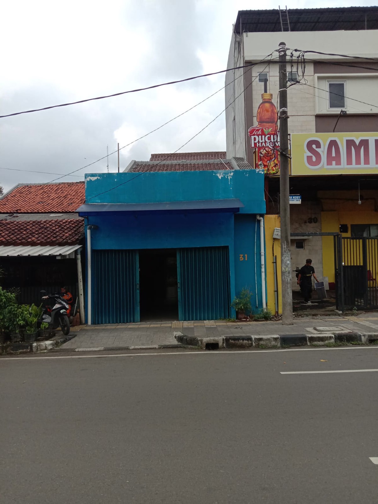Rumah Hitung Tanah Di Jl Lapangan Bola Kebon Jeruk Jakarta Barat