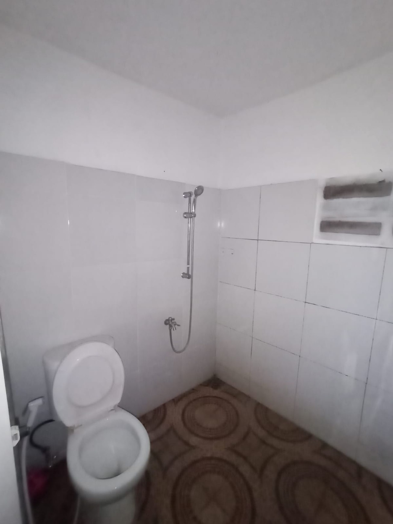 Rumah Hitung Tanah Di Jl Lapangan Bola Kebon Jeruk Jakarta Barat