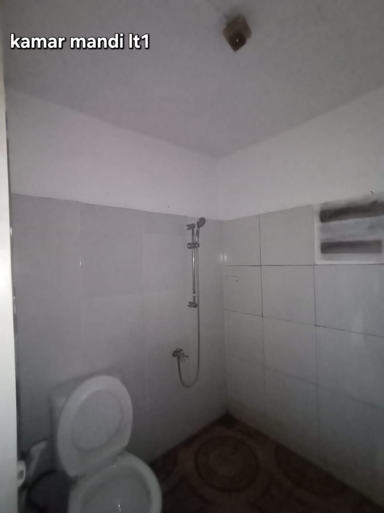 Rumah Hitung Tanah Di Jl Lapangan Bola Kebon Jeruk Jakarta Barat
