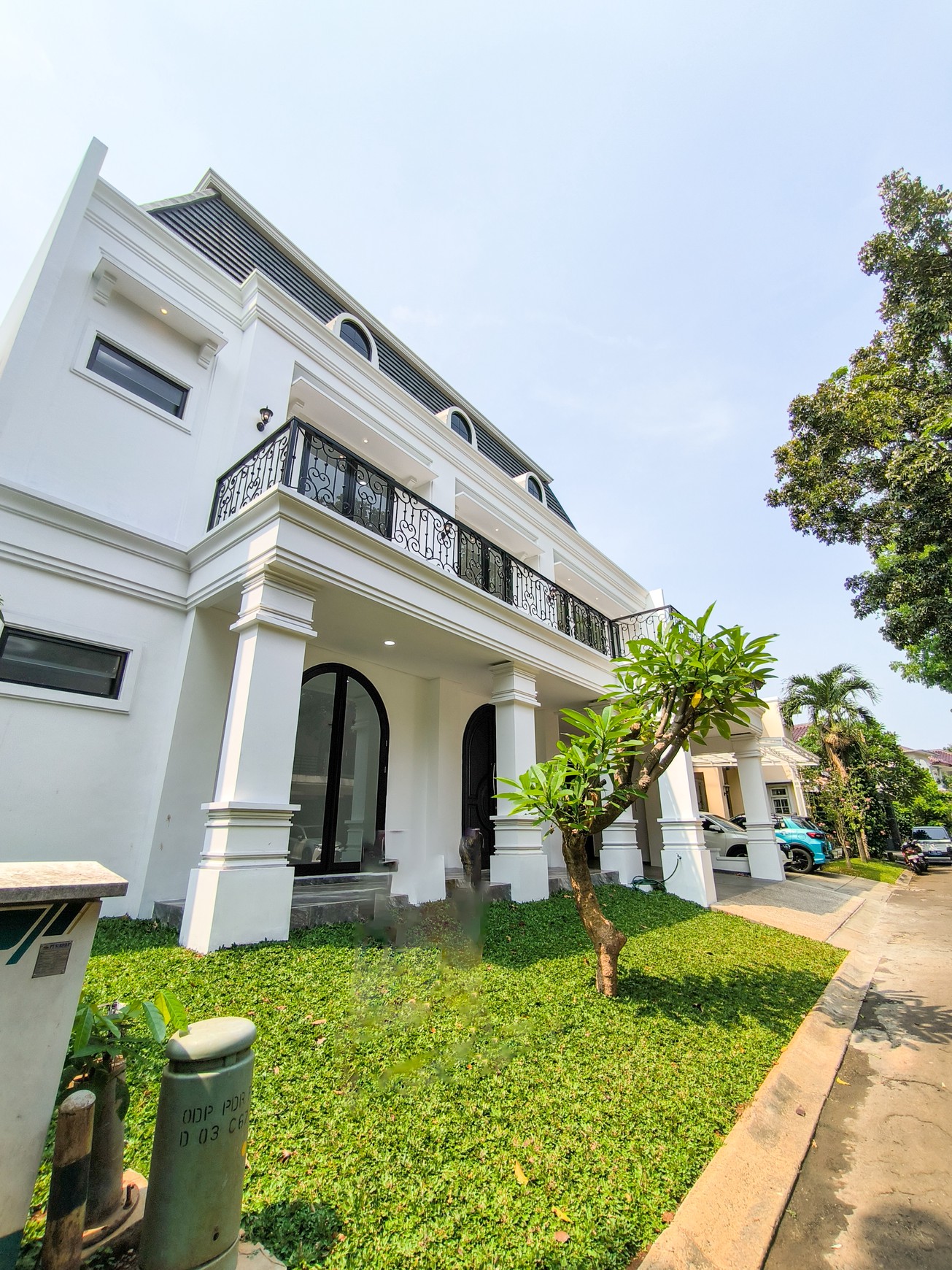 Rumah Baru Mewah dengan Pool di Bintaro Jaya Sektor 9