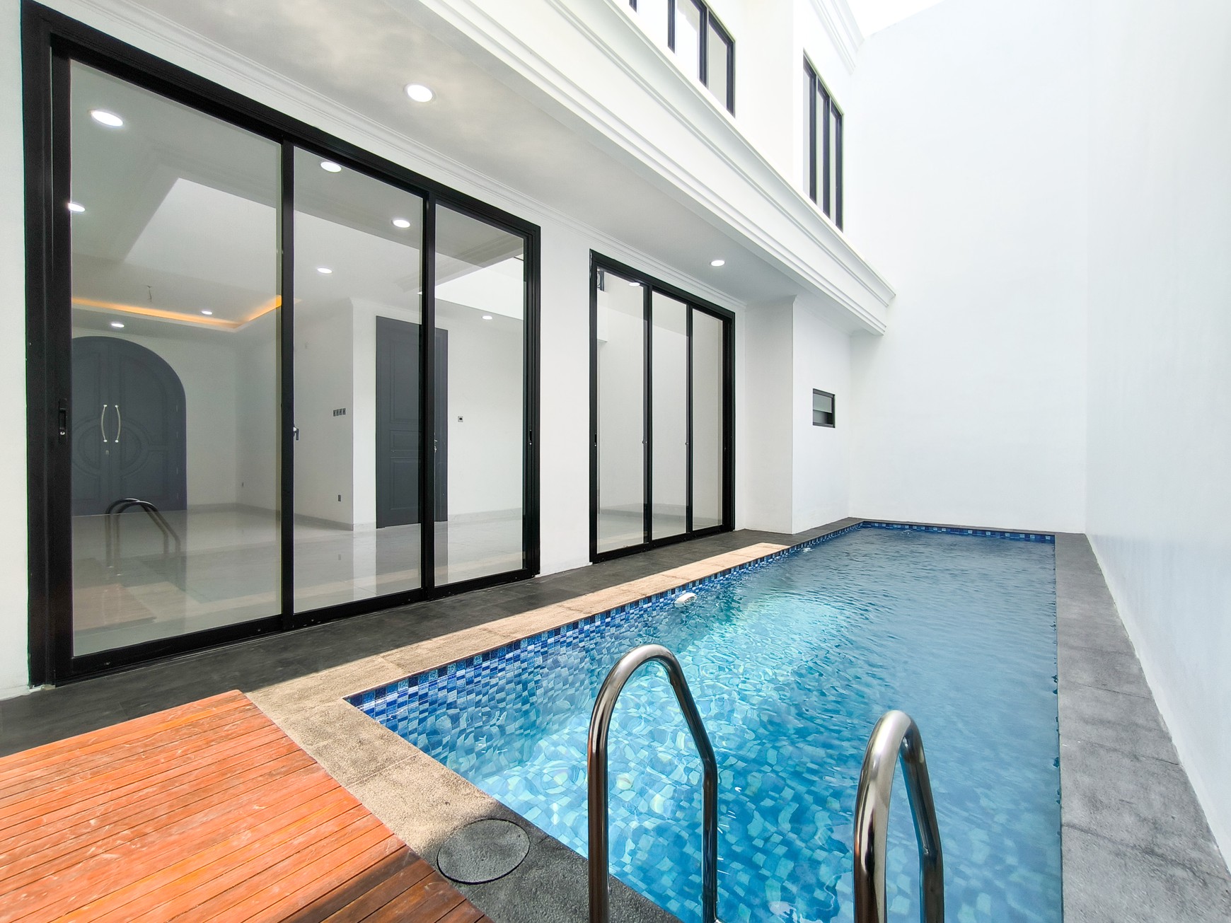 Rumah Baru Mewah dengan Pool di Bintaro Jaya Sektor 9