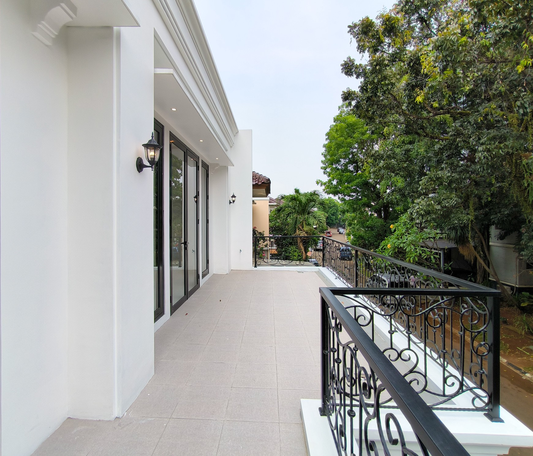 Rumah Baru Mewah dengan Pool di Bintaro Jaya Sektor 9