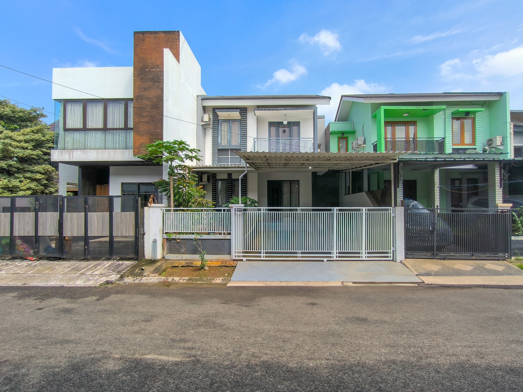 Rumah Secondary Bagus 2 Lantai Di Bsd Nusaloka Tangerang.