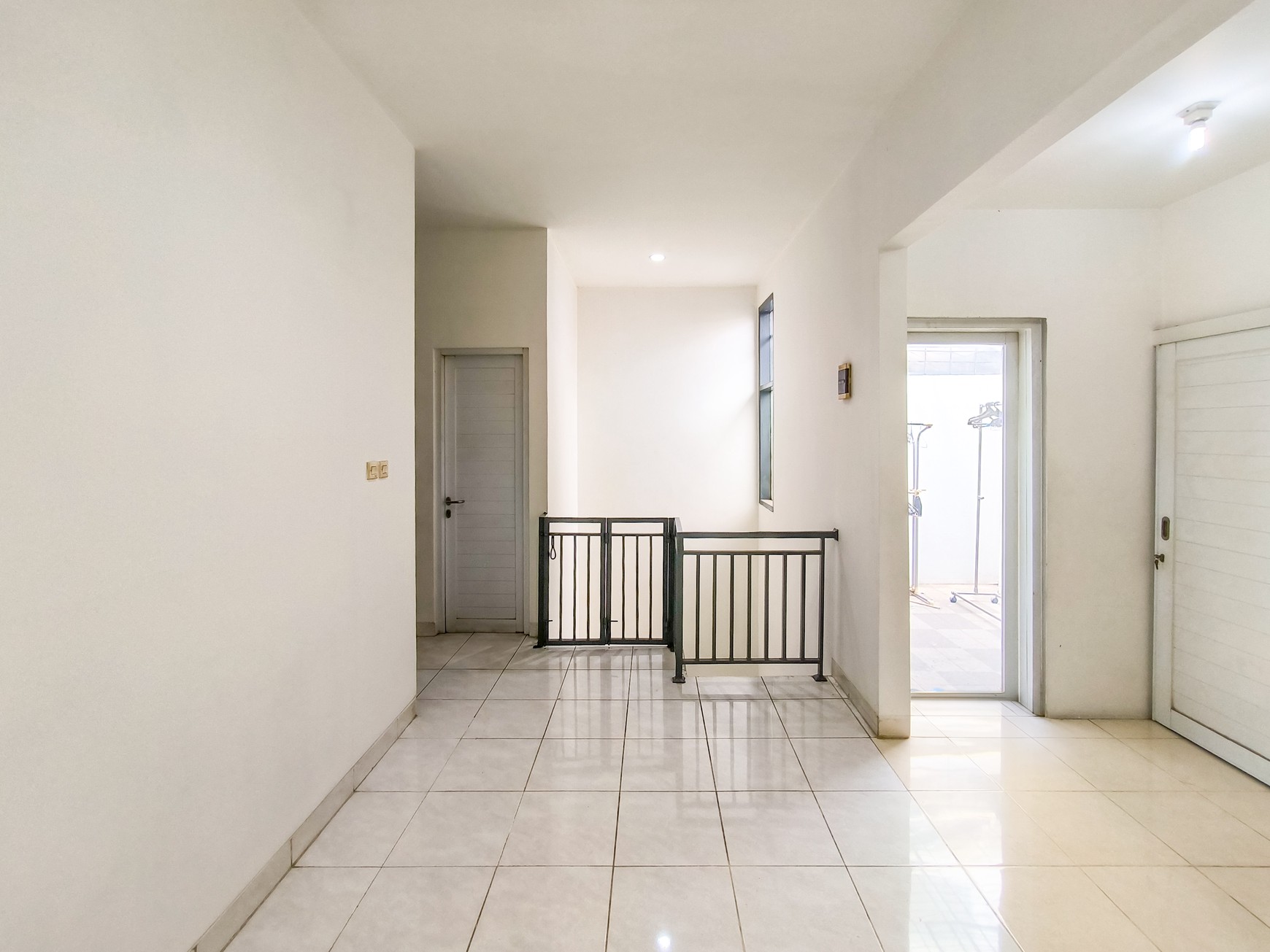 Rumah Secondary Bagus 2 Lantai Di Bsd Nusaloka Tangerang.
