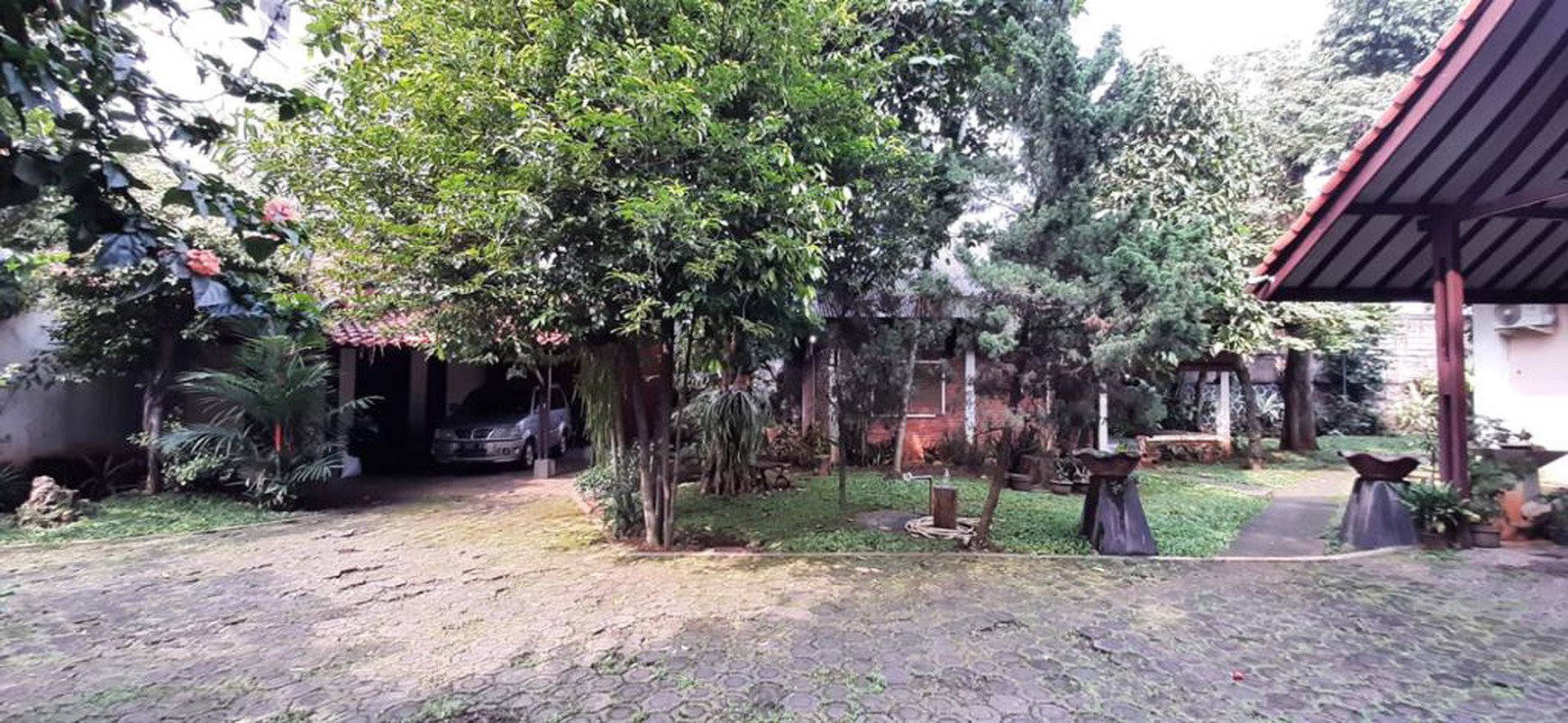 Rumah KT 6+1 Hitung Tanah Luas dengan Lokasi Strategis @Kebayoran Lama, Jakarta Selatan