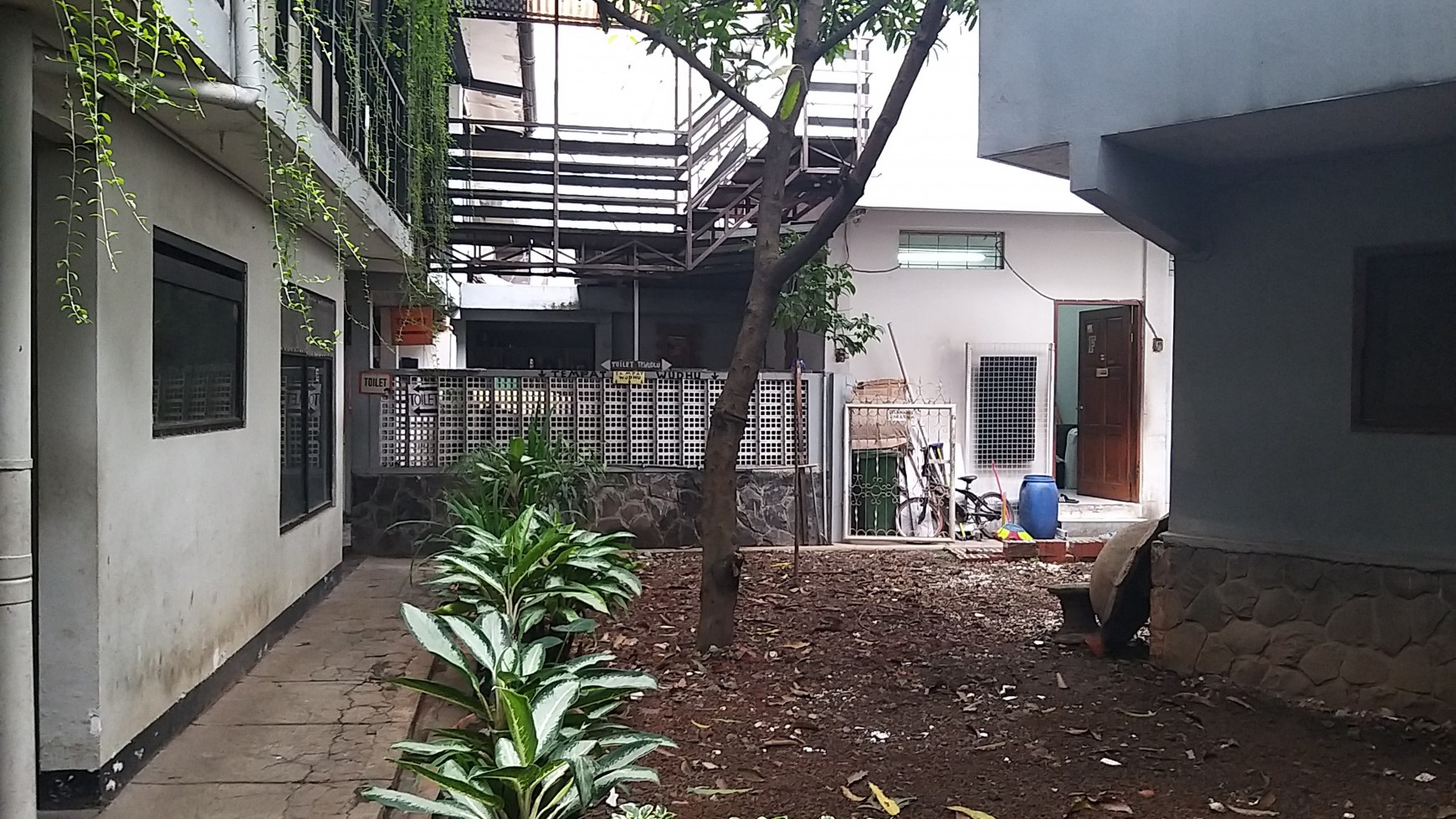 Rumah Arsitektur Kolonial di Area Komersial , sayap DAGO