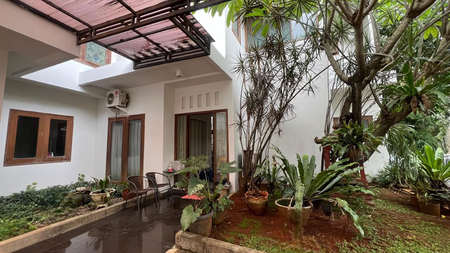 Dijual Rumah Cantik Nuansa Bali dalam Town House Lebak Bulus  Rumah