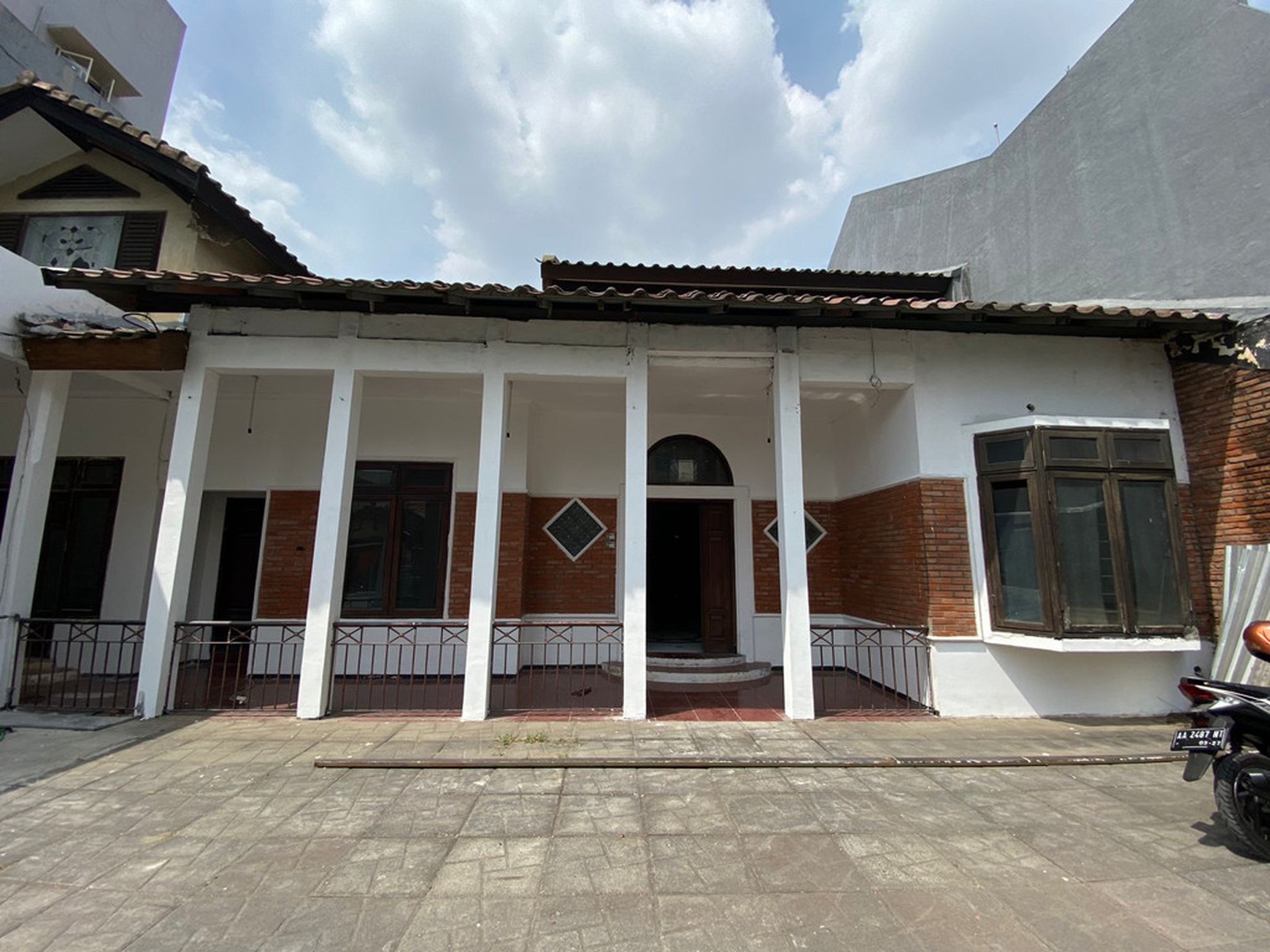 DISEWA MURAH Rumah JL Jambi Surabaya Pusat