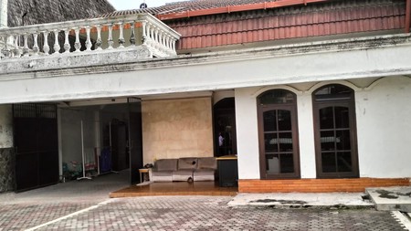 Dijual/Sewa Rumah Komersial 2 Lantai Jalan Imam Bonjol, Surabaya