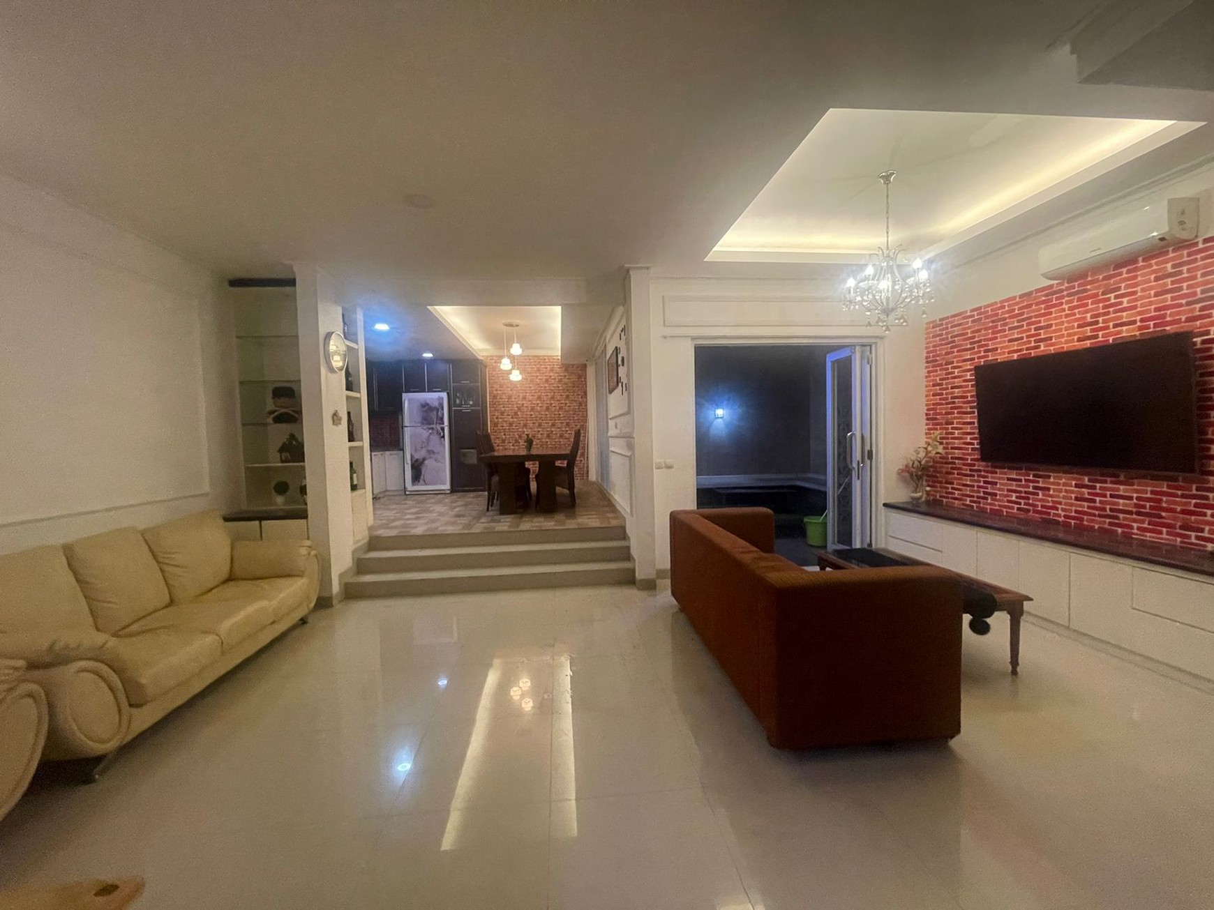 Rumah siap huni di Kota WisataLT 180LB 4504KT5KMRangka baja ringan