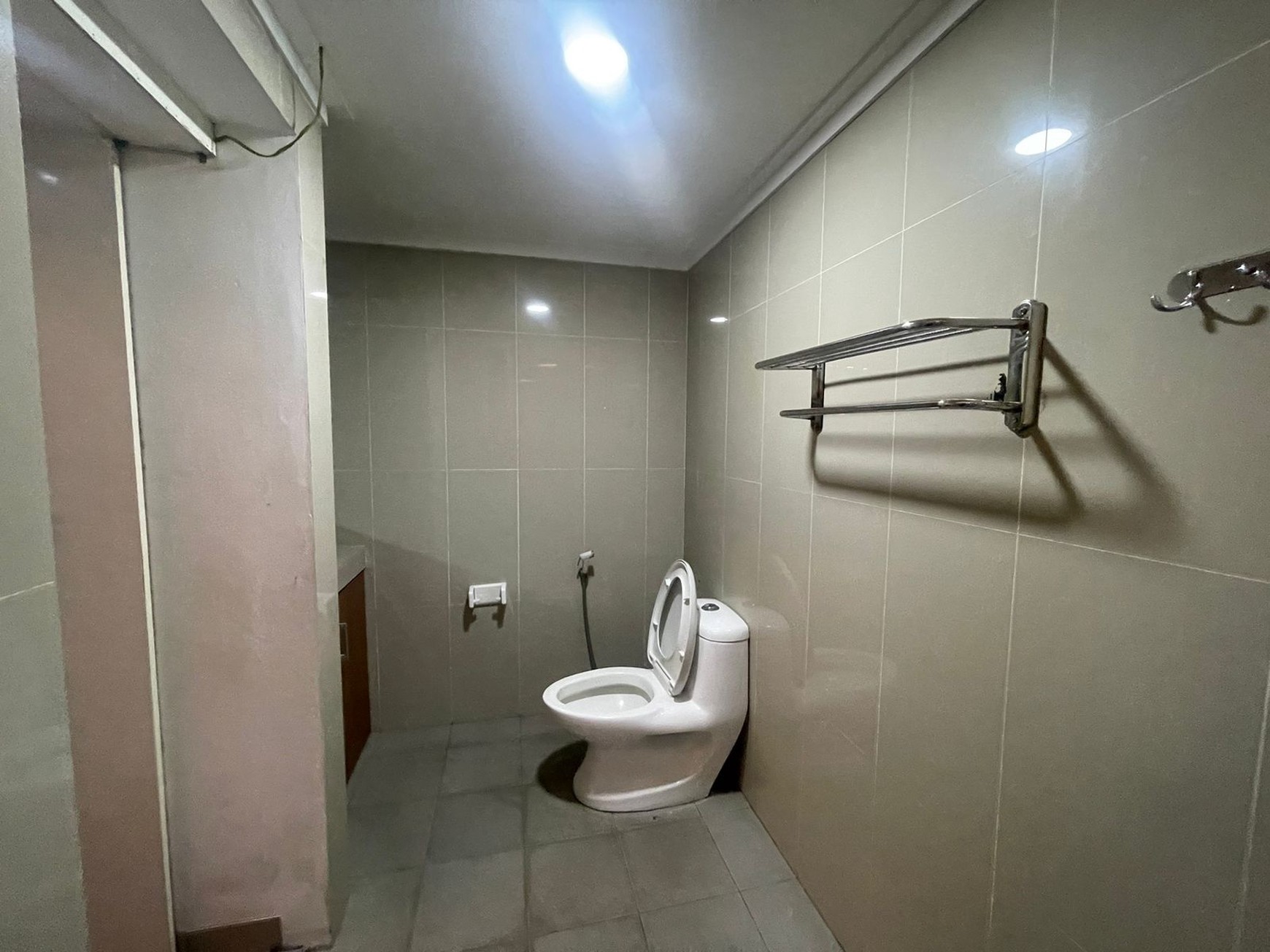 Rumah siap huni di Kota WisataLT 180LB 4504KT5KMRangka baja ringan