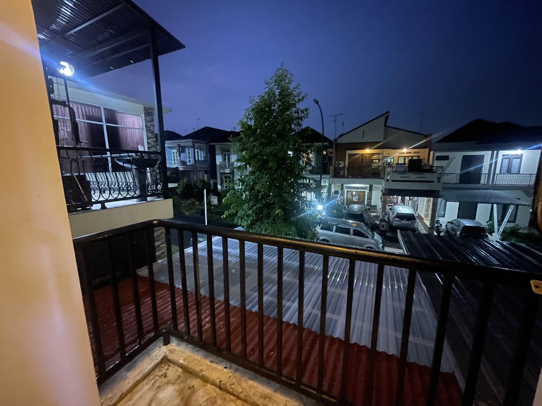 Rumah siap huni di Kota WisataLT 180LB 4504KT5KMRangka baja ringan