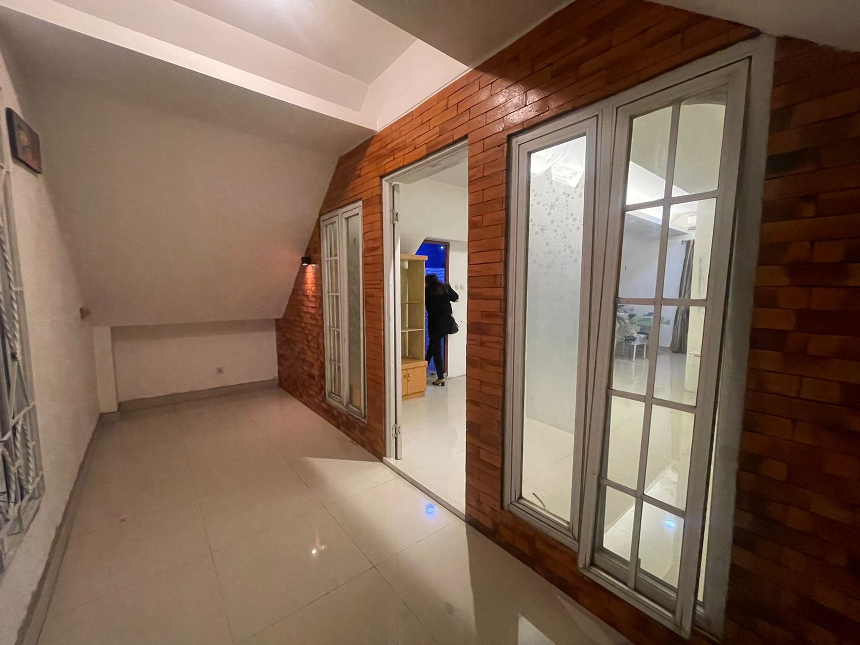 Rumah siap huni di Kota WisataLT 180LB 4504KT5KMRangka baja ringan