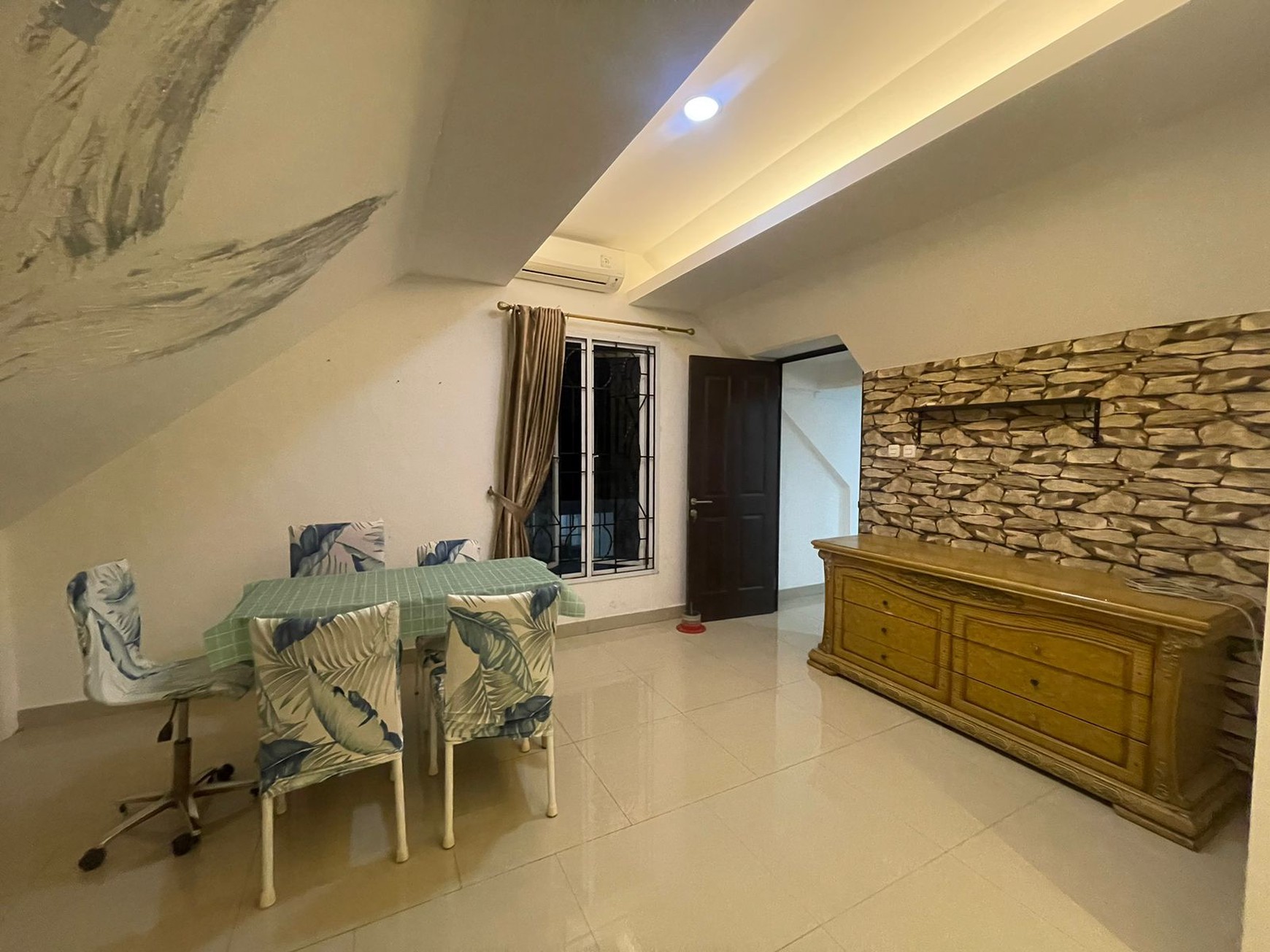 Rumah siap huni di Kota WisataLT 180LB 4504KT5KMRangka baja ringan