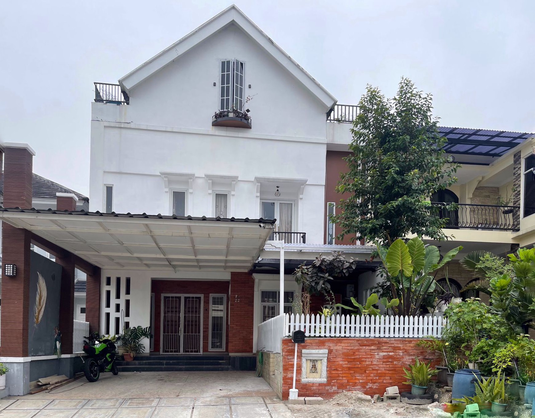 Rumah siap huni di Kota WisataLT 180LB 4504KT5KMRangka baja ringan