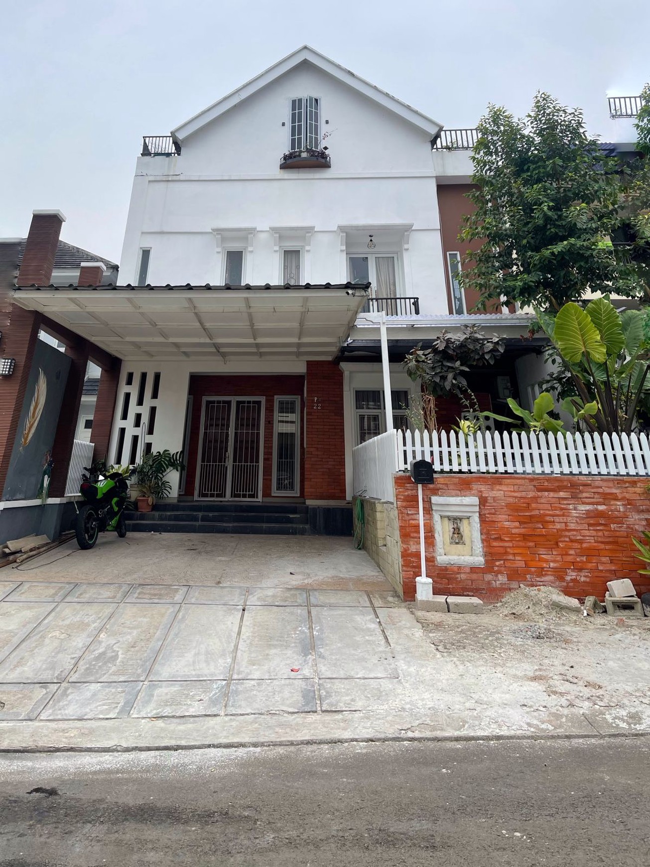 Rumah siap huni di Kota WisataLT 180LB 4504KT5KMRangka baja ringan