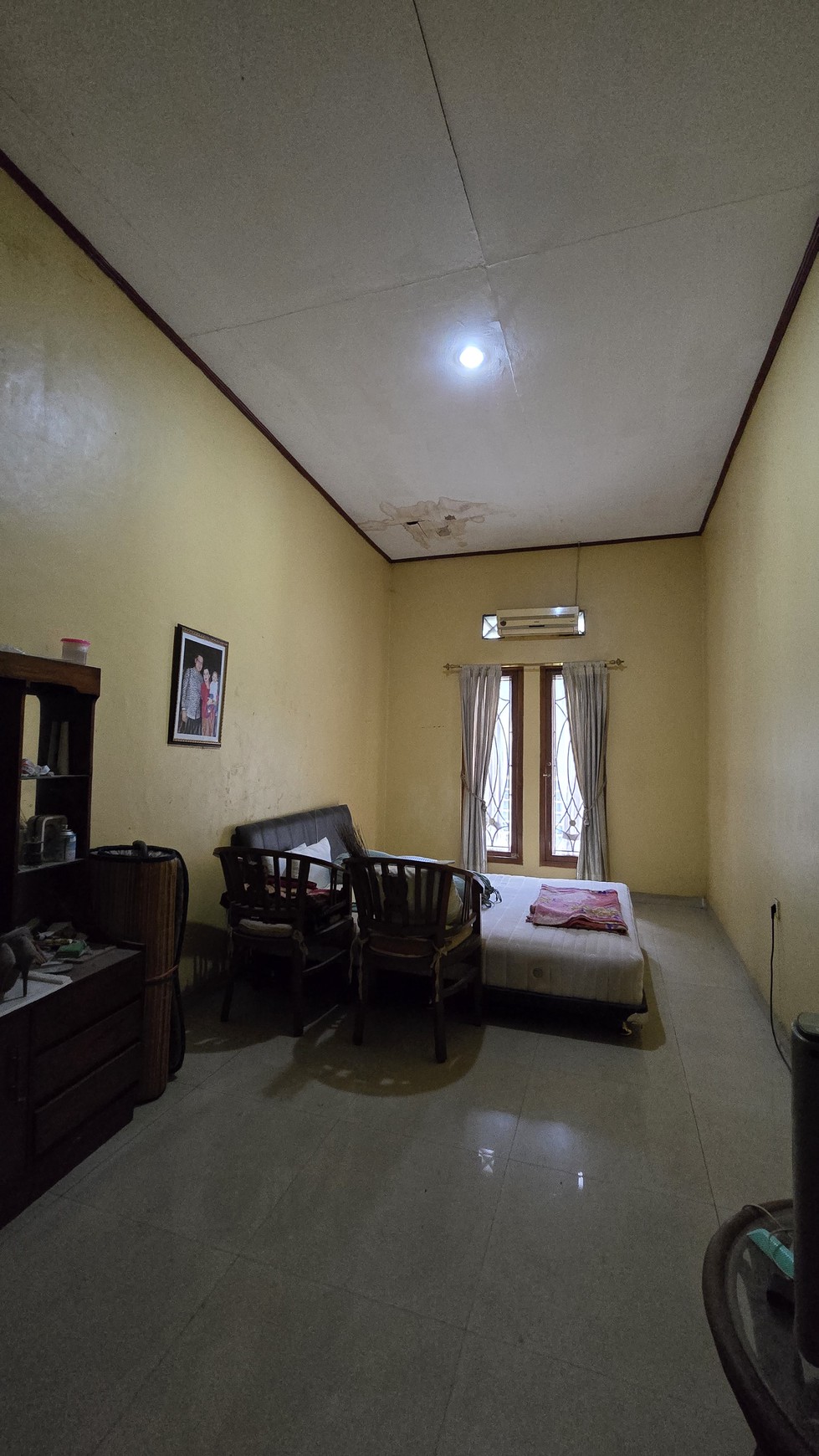 Rumah Lama Terawat Layak Huni di Pegangsaan, Menteng, Jakarta Pusat
