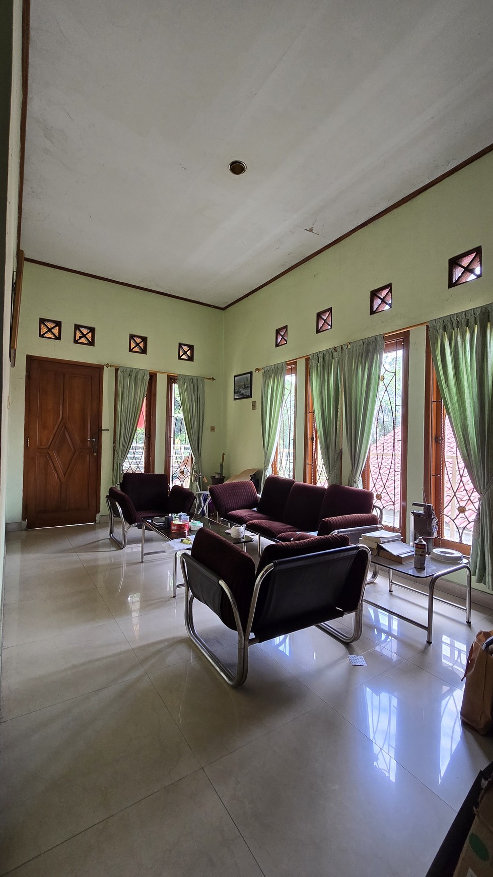 Rumah Lama Terawat Layak Huni di Pegangsaan, Menteng, Jakarta Pusat