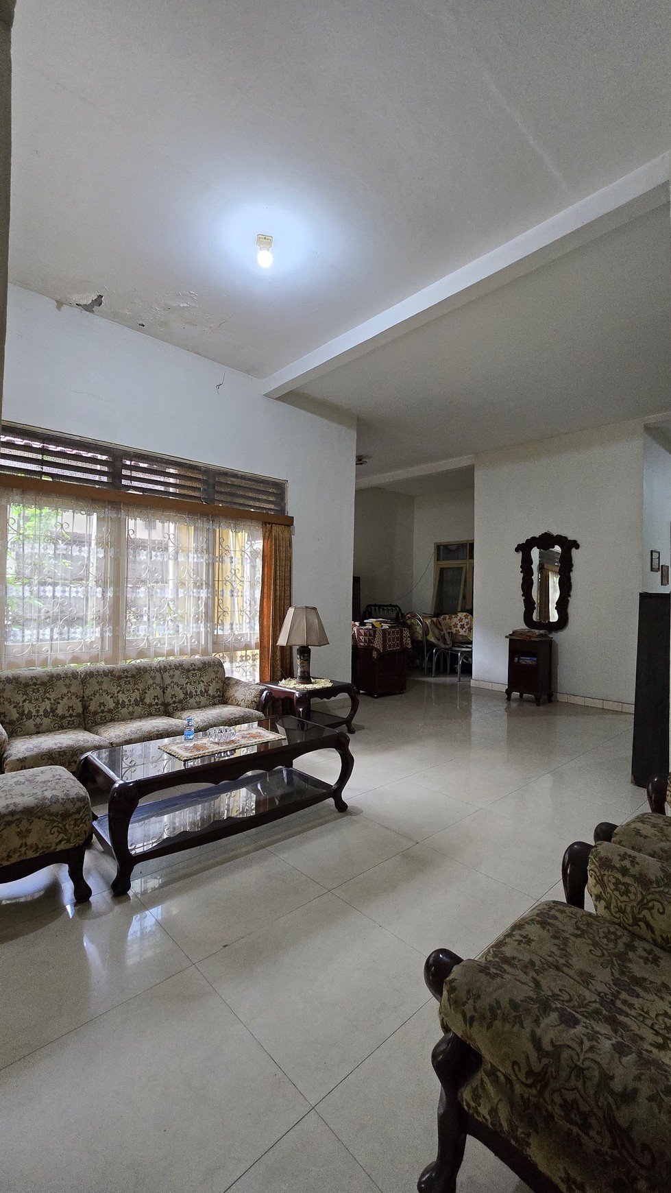Rumah Lama Terawat Layak Huni di Pegangsaan, Menteng, Jakarta Pusat