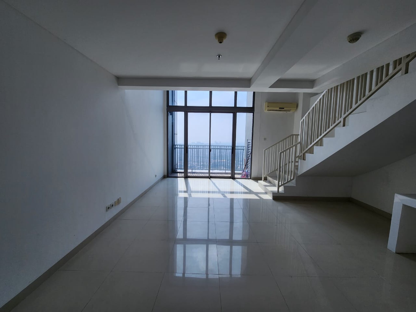 Dijual Neo Soho Residence Lantai Tinggi Unfurnished