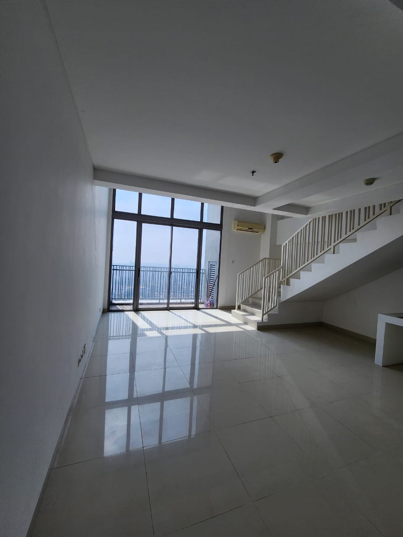 Dijual Neo Soho Residence Lantai Tinggi Unfurnished