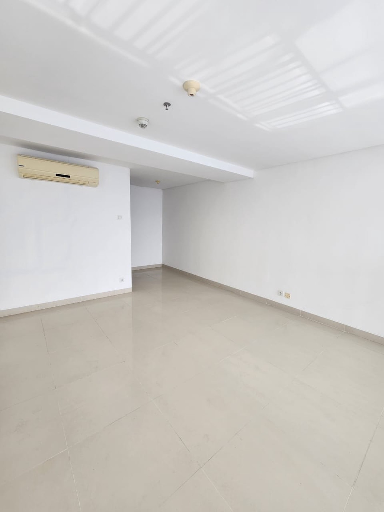 Dijual Neo Soho Residence Lantai Tinggi Unfurnished