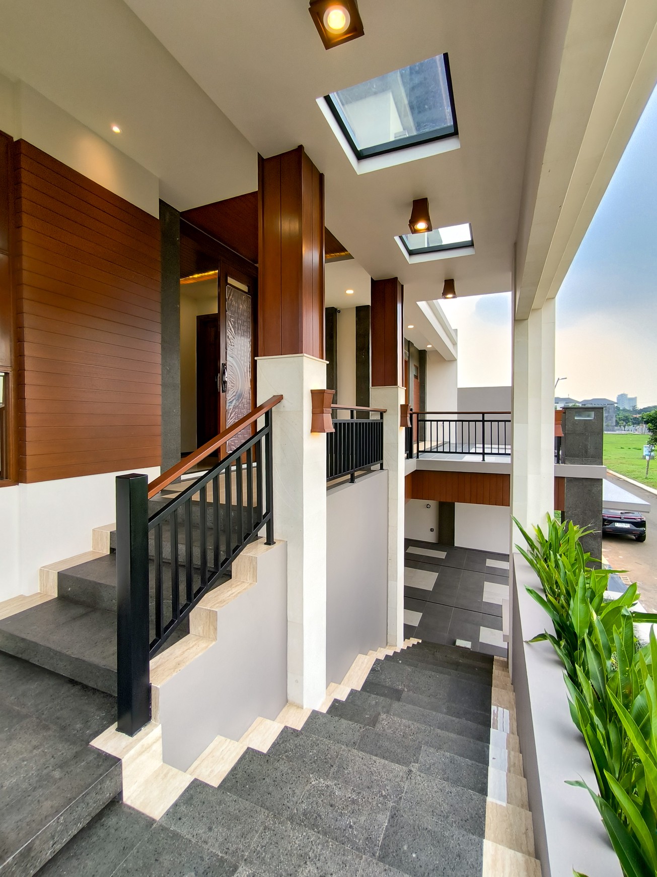 Rumah Brand New, Smart home hoek dgn pool di Dharmawangsa home, Bintaro