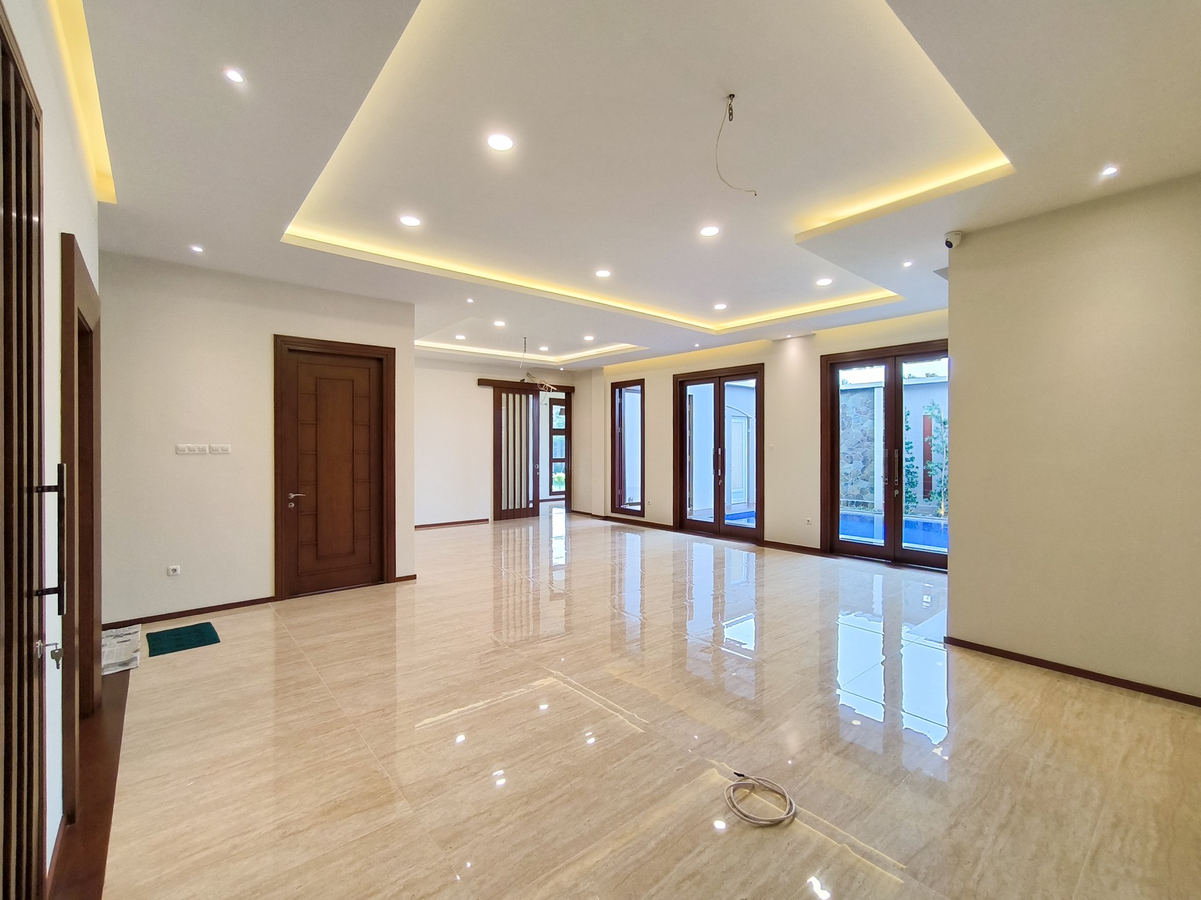 Rumah Brand New, Smart home hoek dgn pool di Dharmawangsa home, Bintaro