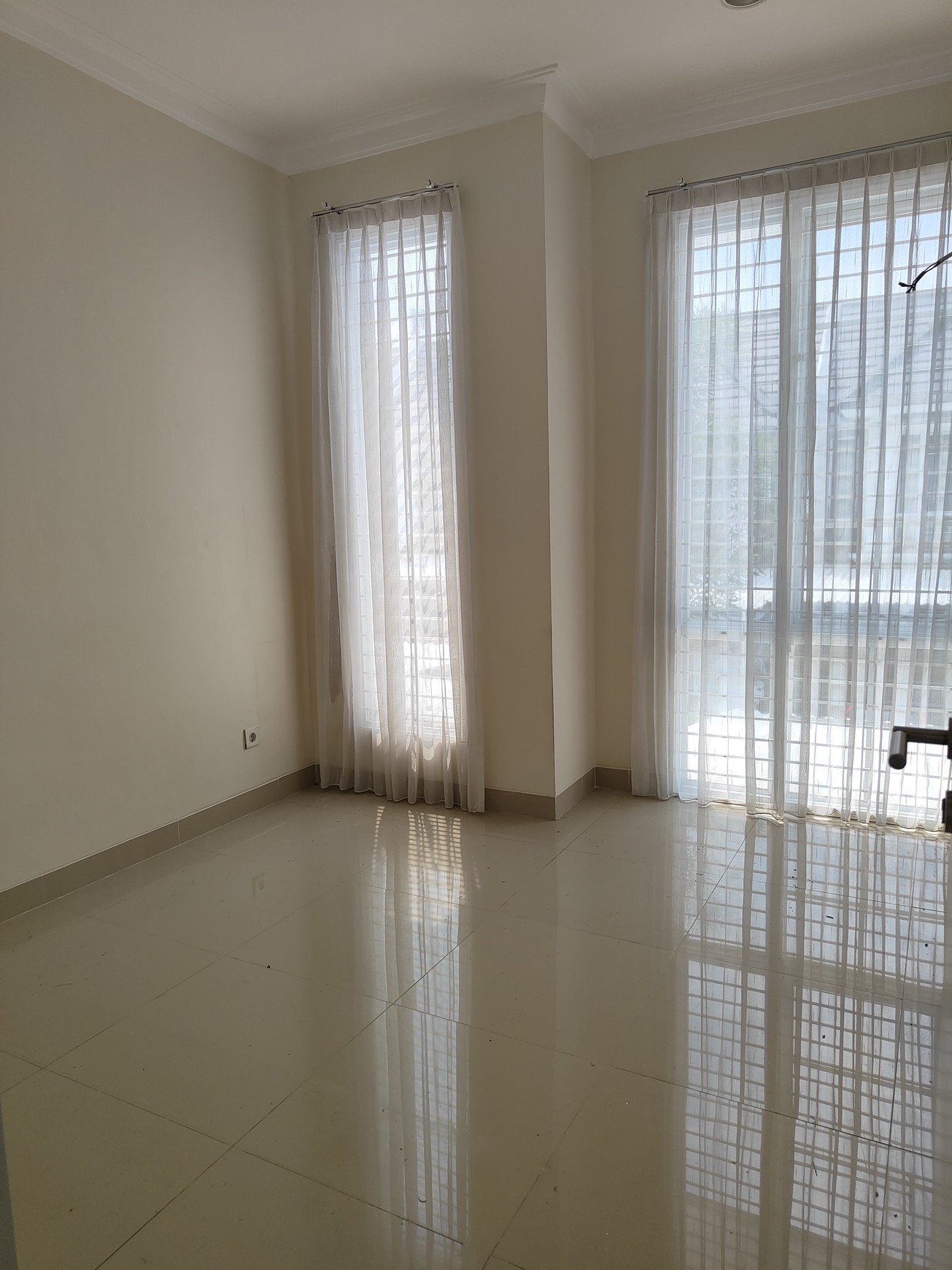 RUMAH MINIMALIS 2 LANTAI SIAP HUNI DI CITRA GRAN CIBUBUR