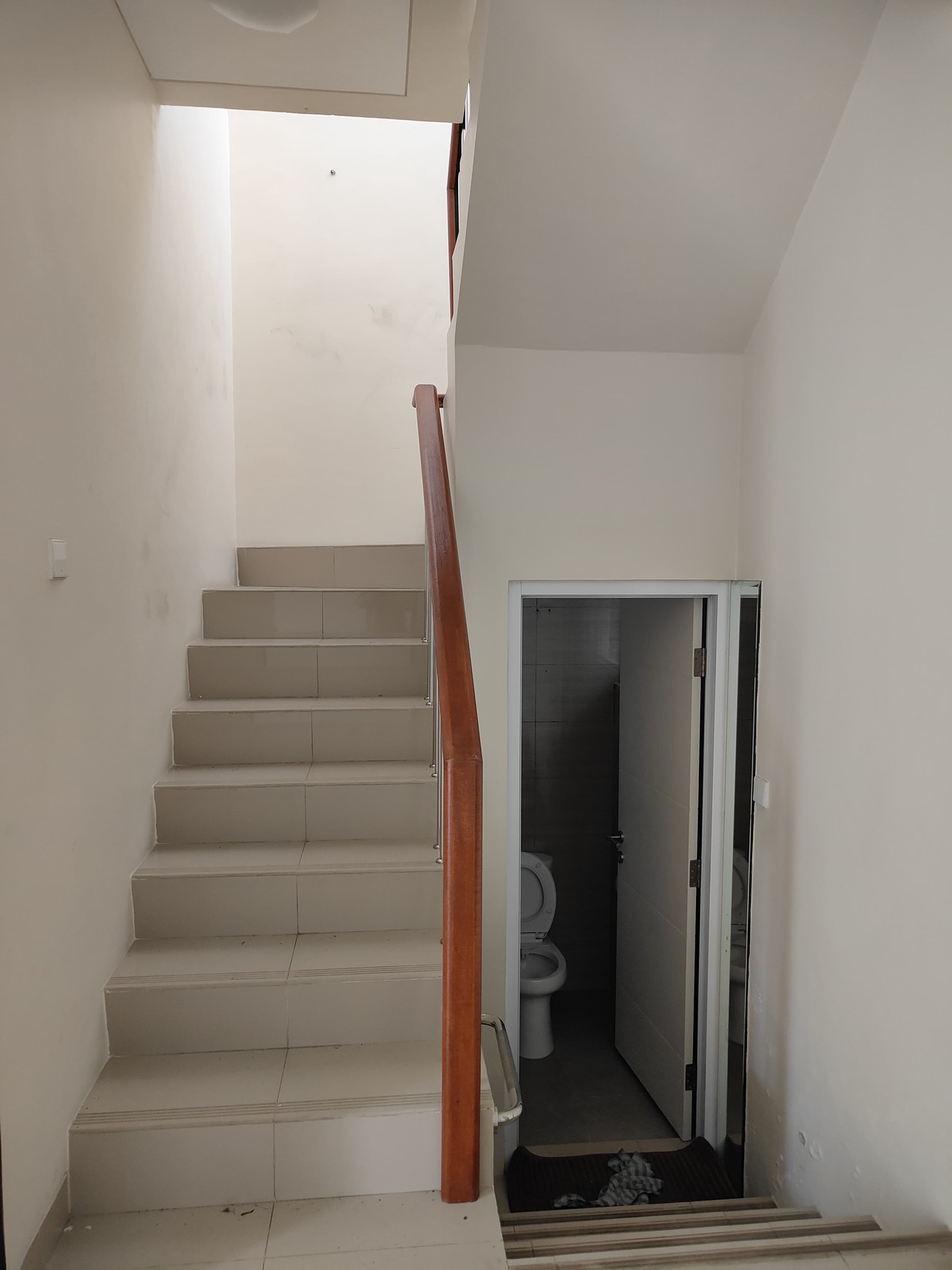 RUMAH MINIMALIS 2 LANTAI SIAP HUNI DI CITRA GRAN CIBUBUR