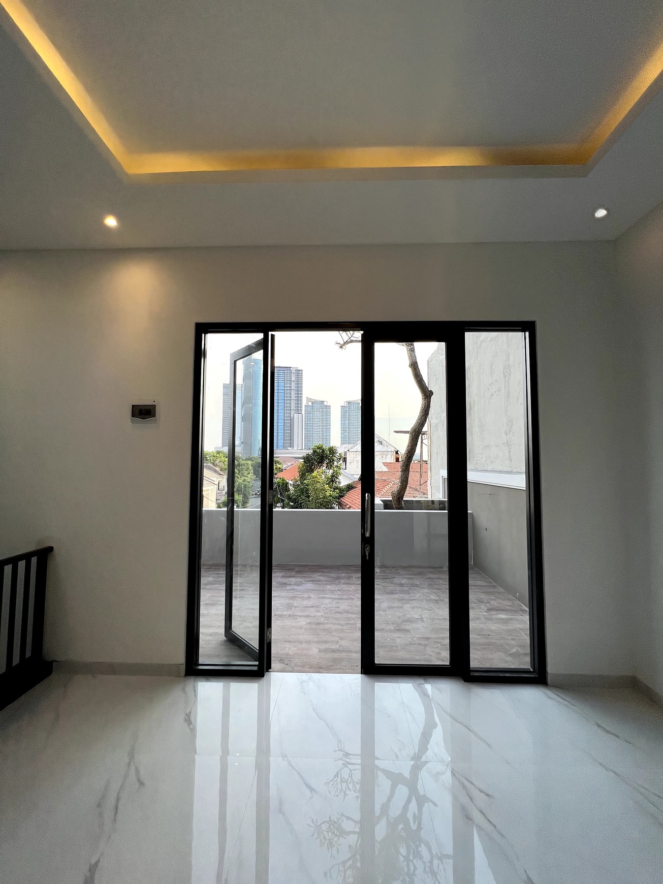 NEW Modern Tropical House Kupang Baru, Langka STRATEGIS, MEWAH Surabaya Barat