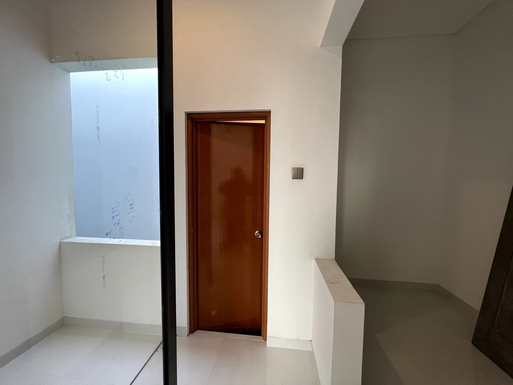 NEW Modern Tropical House Kupang Baru, Langka STRATEGIS, MEWAH Surabaya Barat