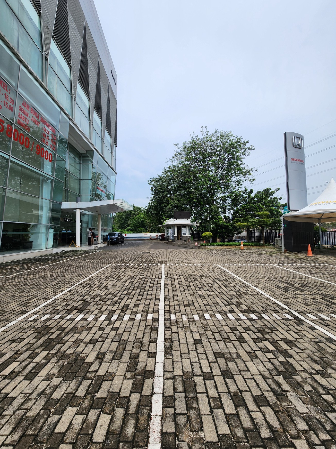 Dijual Showroom Honda Mugen, Puri Indah, Jakarta Barat