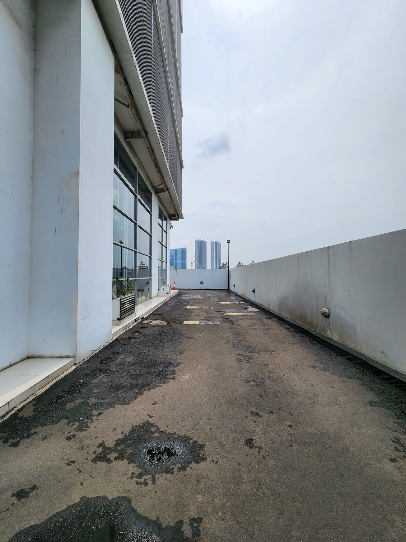 Dijual Showroom Honda Mugen, Puri Indah, Jakarta Barat