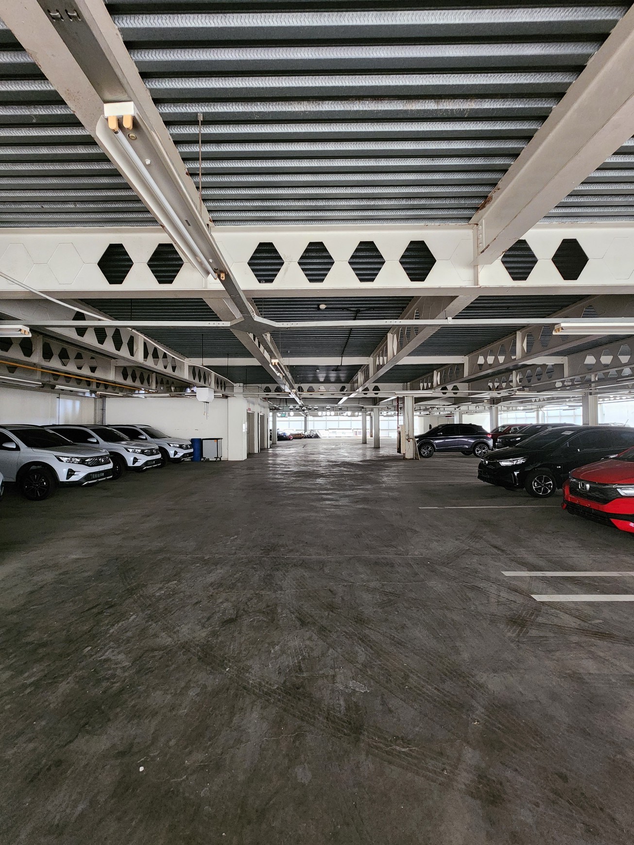 Dijual Showroom Honda Mugen, Puri Indah, Jakarta Barat
