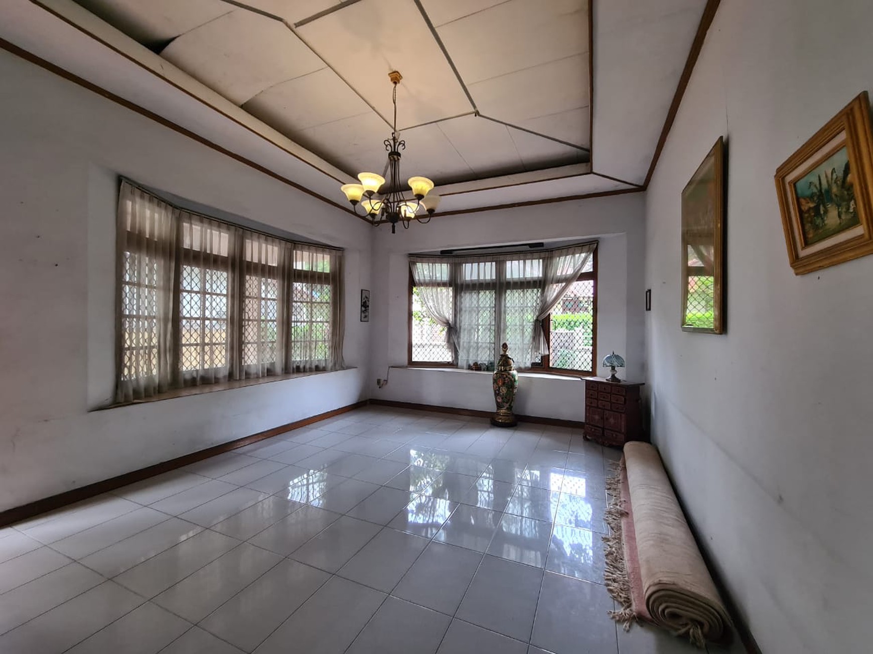 Rumah Nyaman di Cinere Bangunan 1 Lantai dengan Halaman Luas