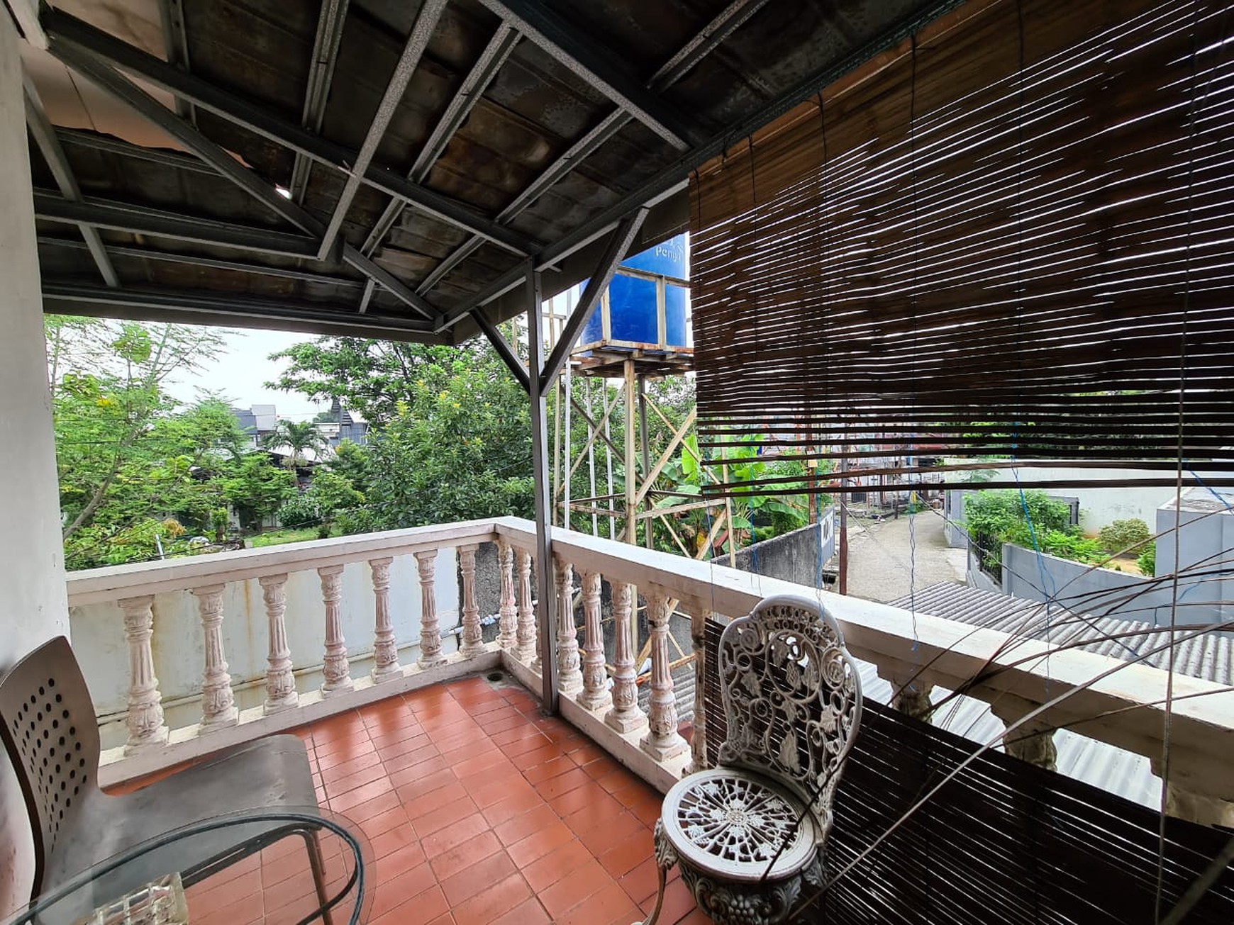 Rumah Nyaman di Cinere Bangunan 1 Lantai dengan Halaman Luas