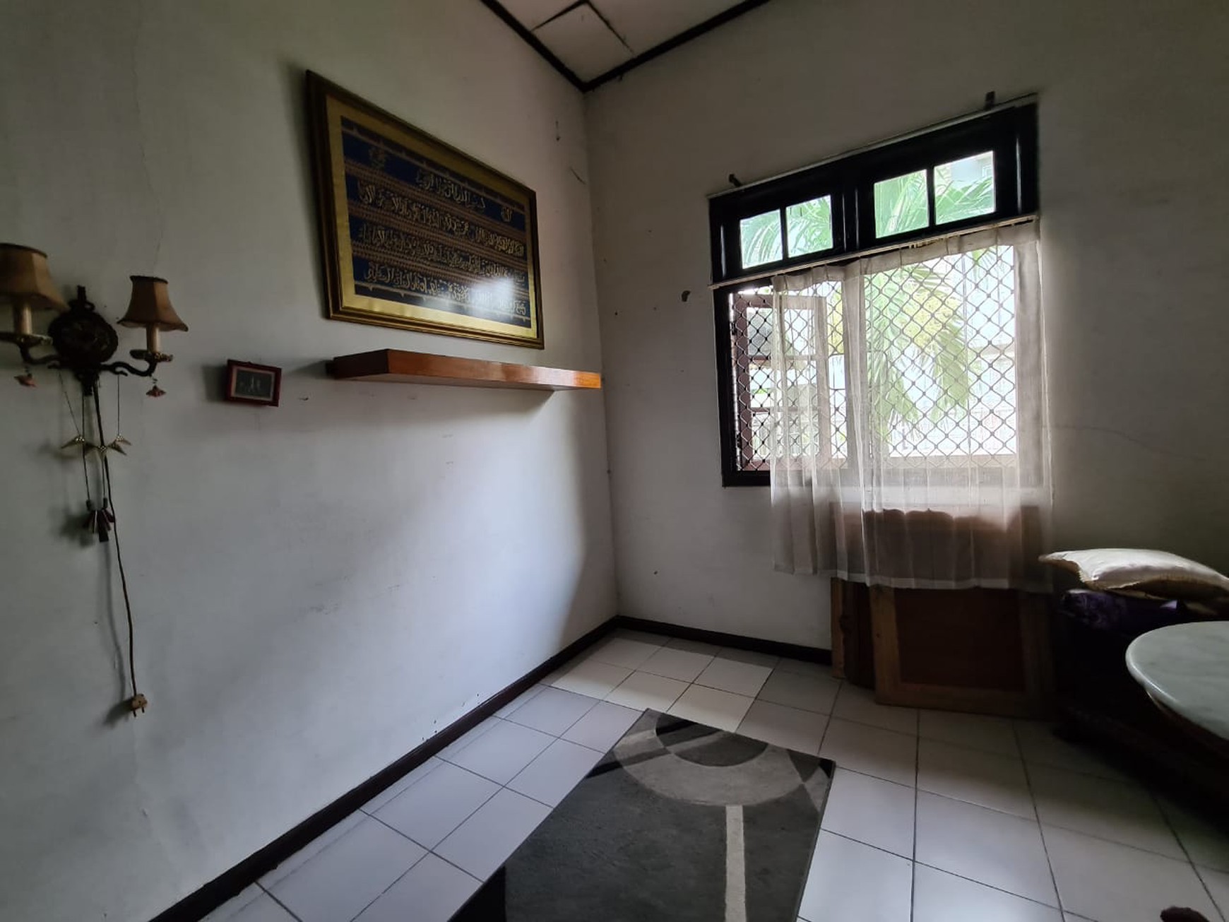 Rumah Nyaman di Cinere Bangunan 1 Lantai dengan Halaman Luas