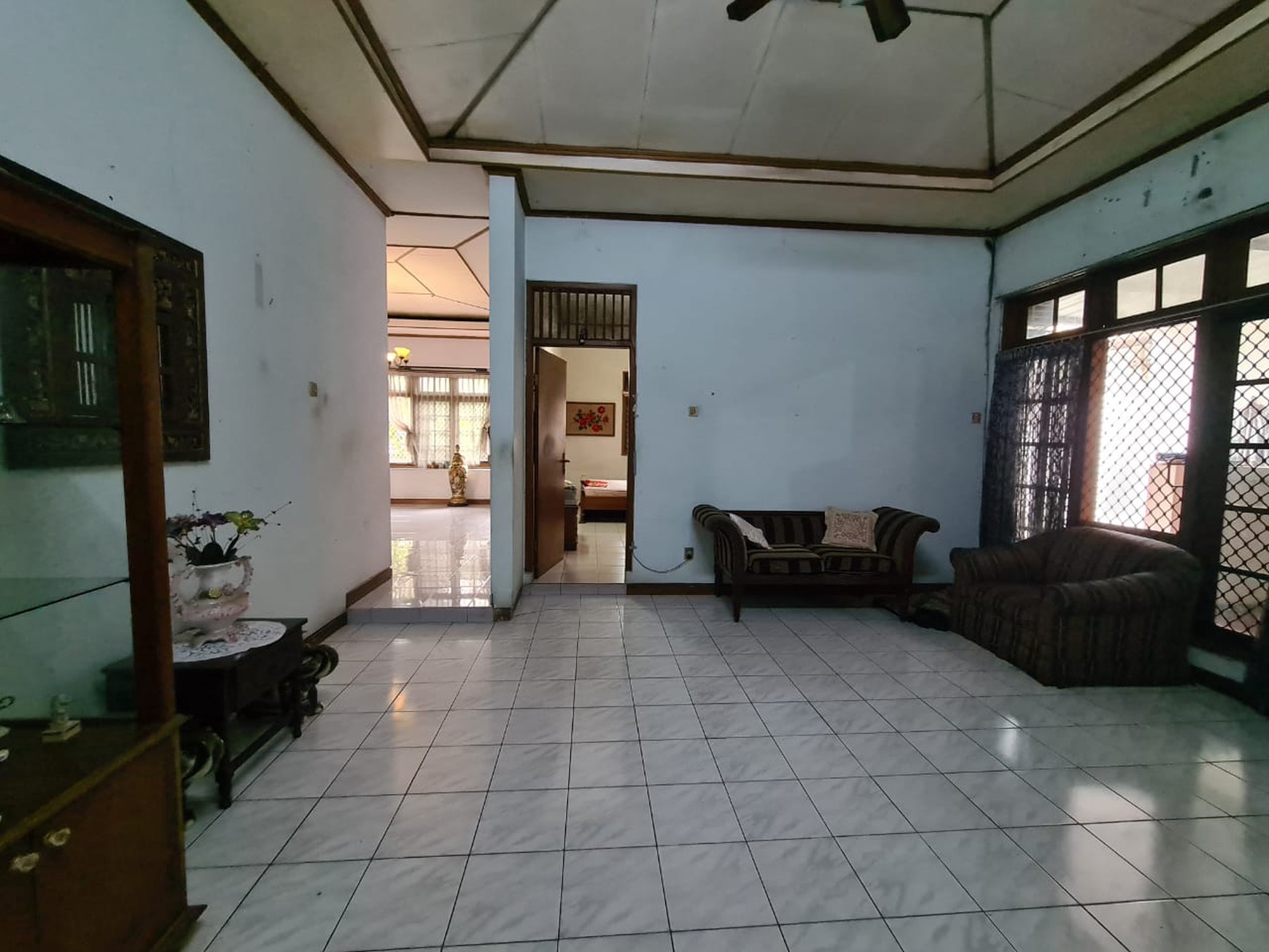 Rumah Nyaman di Cinere Bangunan 1 Lantai dengan Halaman Luas