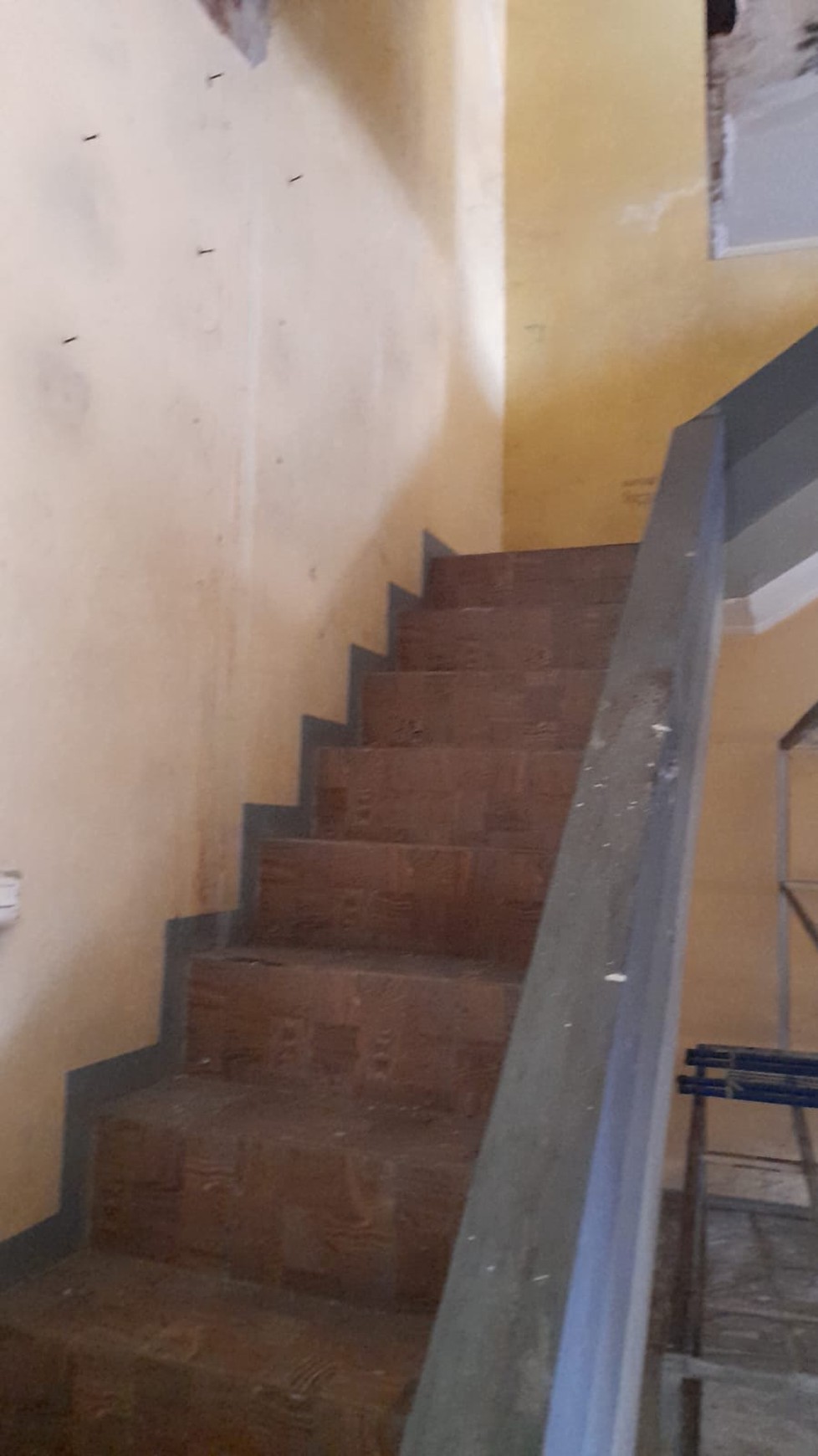 JUAL RUKO 2.5 LANTAI LOKASI STRATEGIS DI JALAN JALAN UTAMA SOREANG-CIWIDEY COCOK UNTUK TEMPAT USAHA