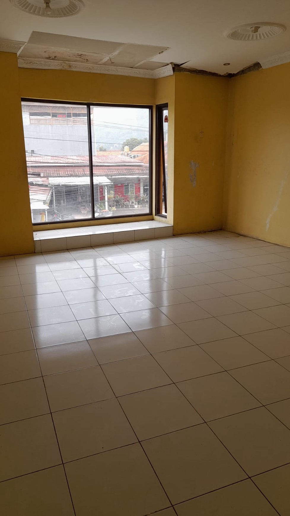 JUAL RUKO 2.5 LANTAI LOKASI STRATEGIS DI JALAN JALAN UTAMA SOREANG-CIWIDEY COCOK UNTUK TEMPAT USAHA