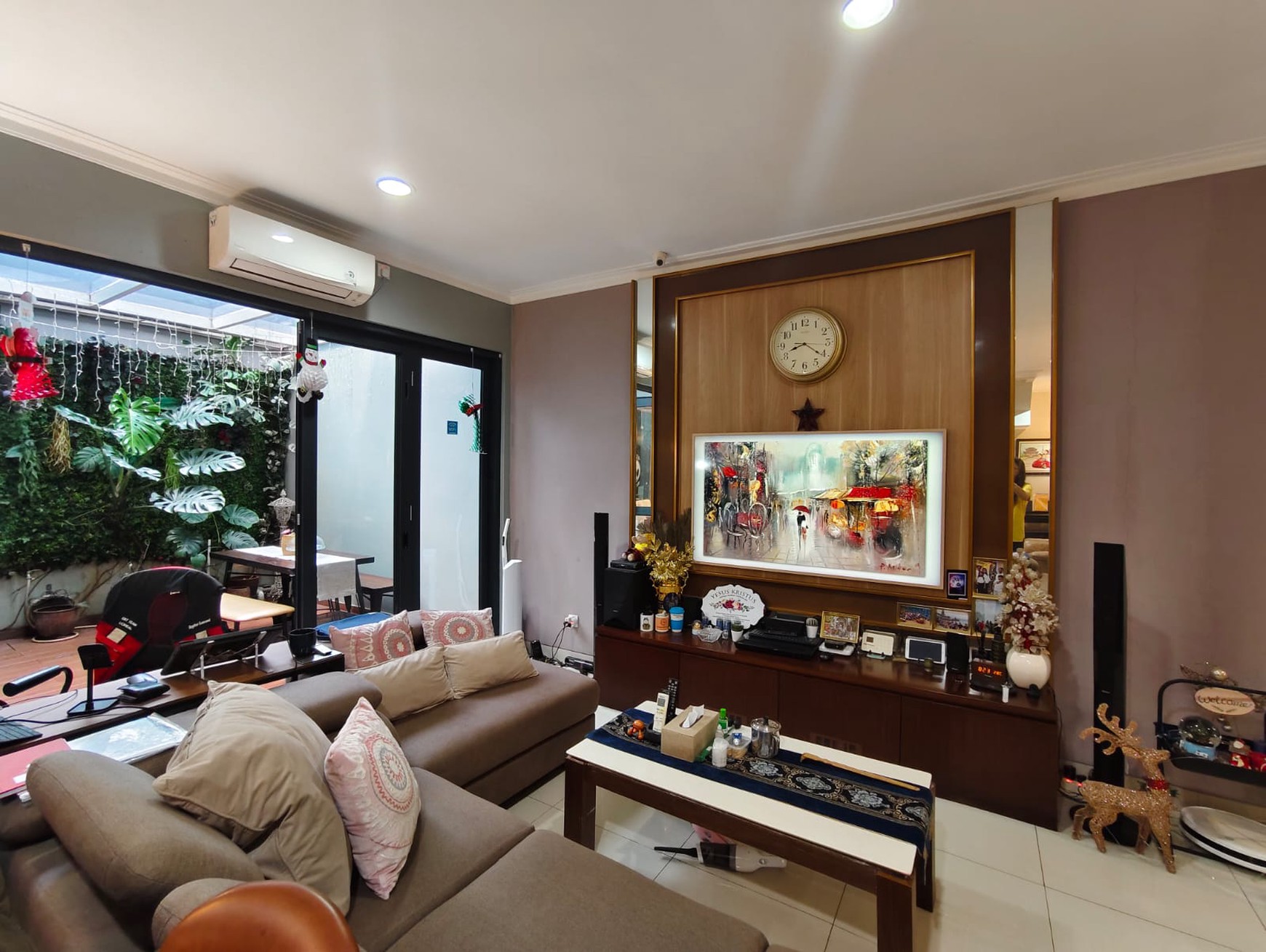 Rumah Mewah dekat Penabur Kota Wisata 