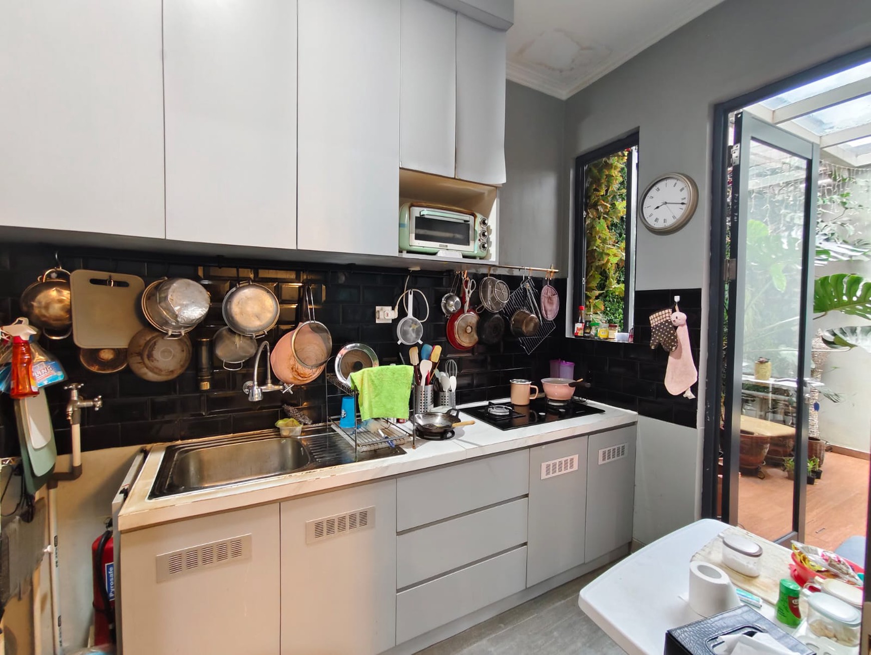 Rumah Mewah dekat Penabur Kota Wisata 