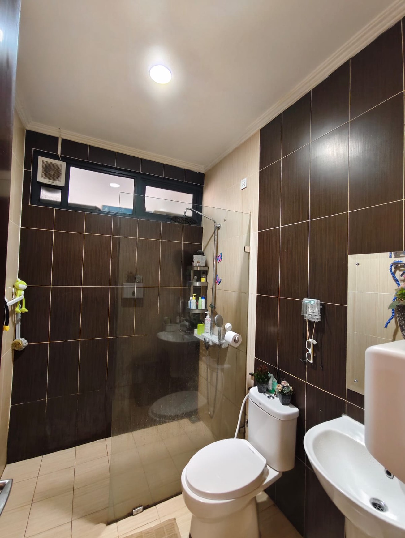 Rumah Mewah dekat Penabur Kota Wisata 