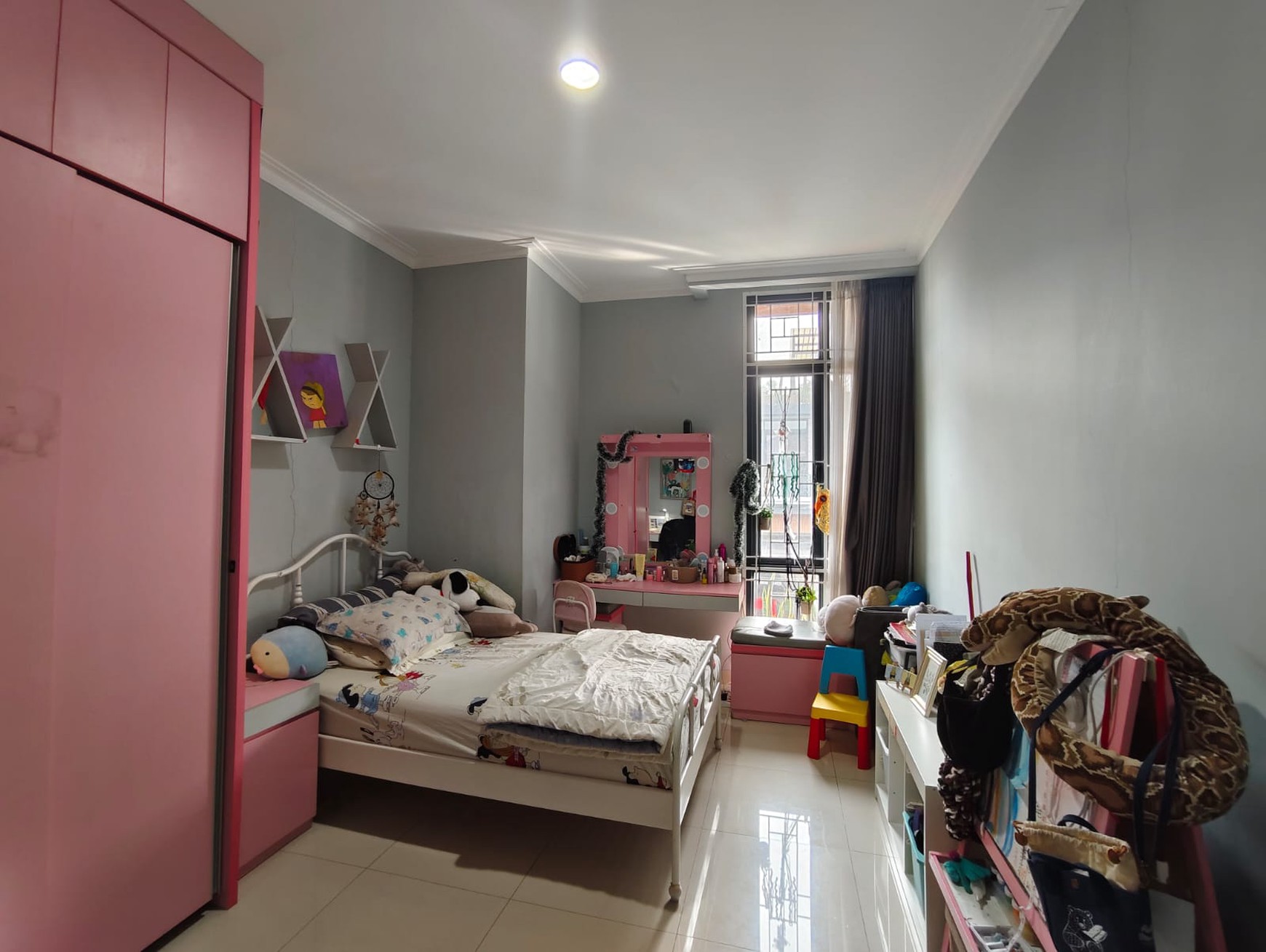 Rumah Mewah dekat Penabur Kota Wisata 